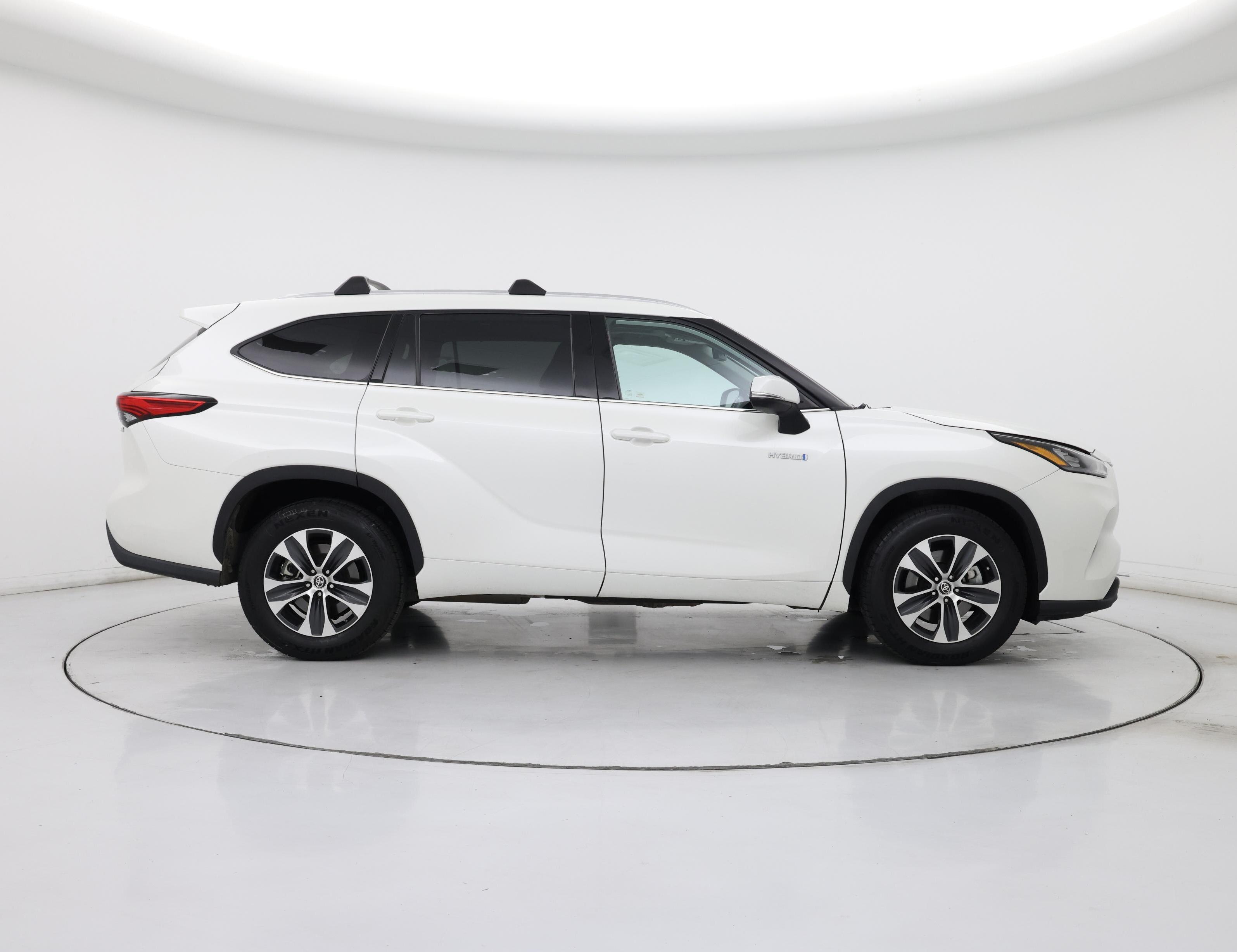 Thumbnail: 2020 Toyota Highlander - 7