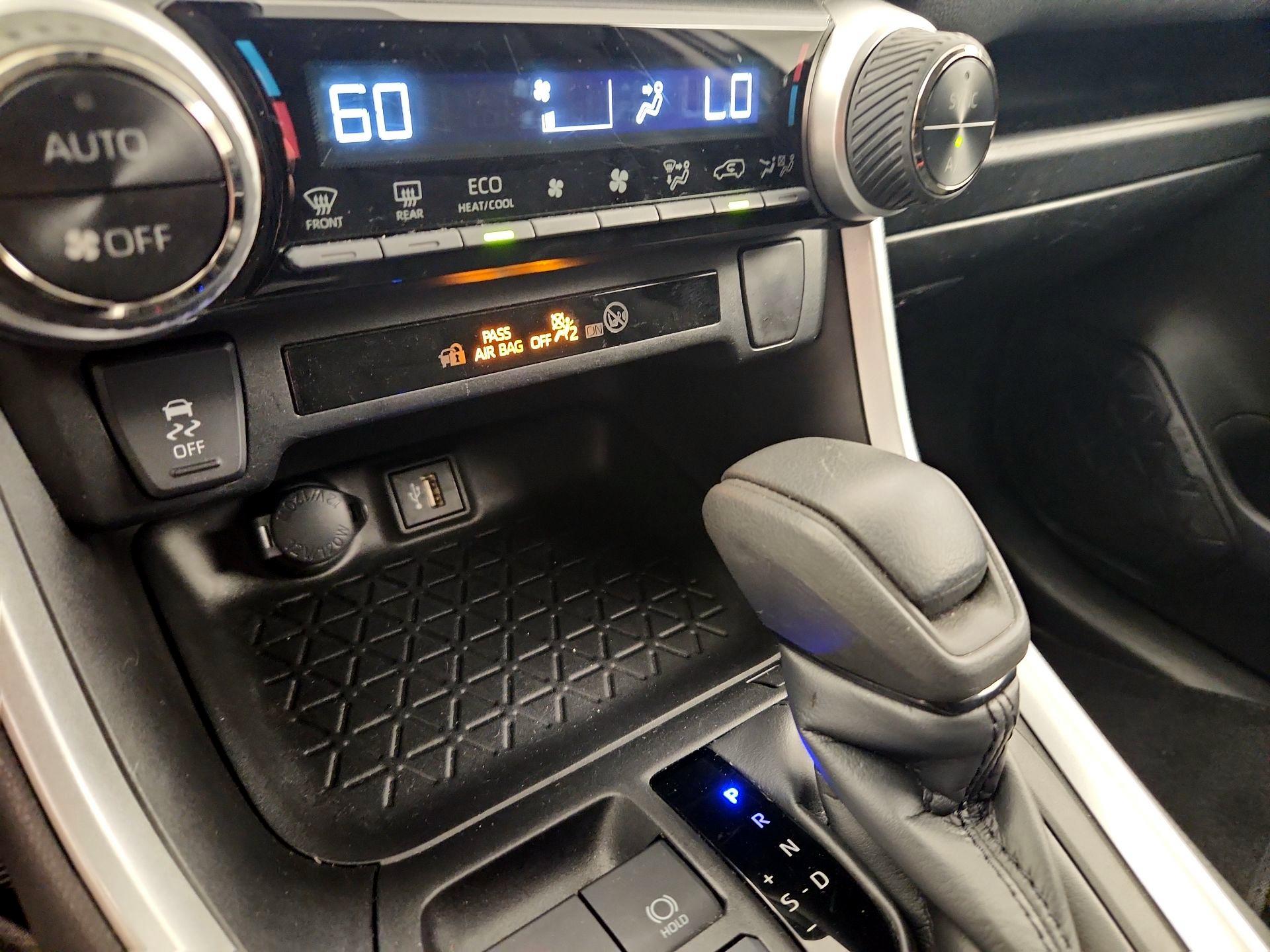 Thumbnail: 2024 Toyota RAV4 - 16