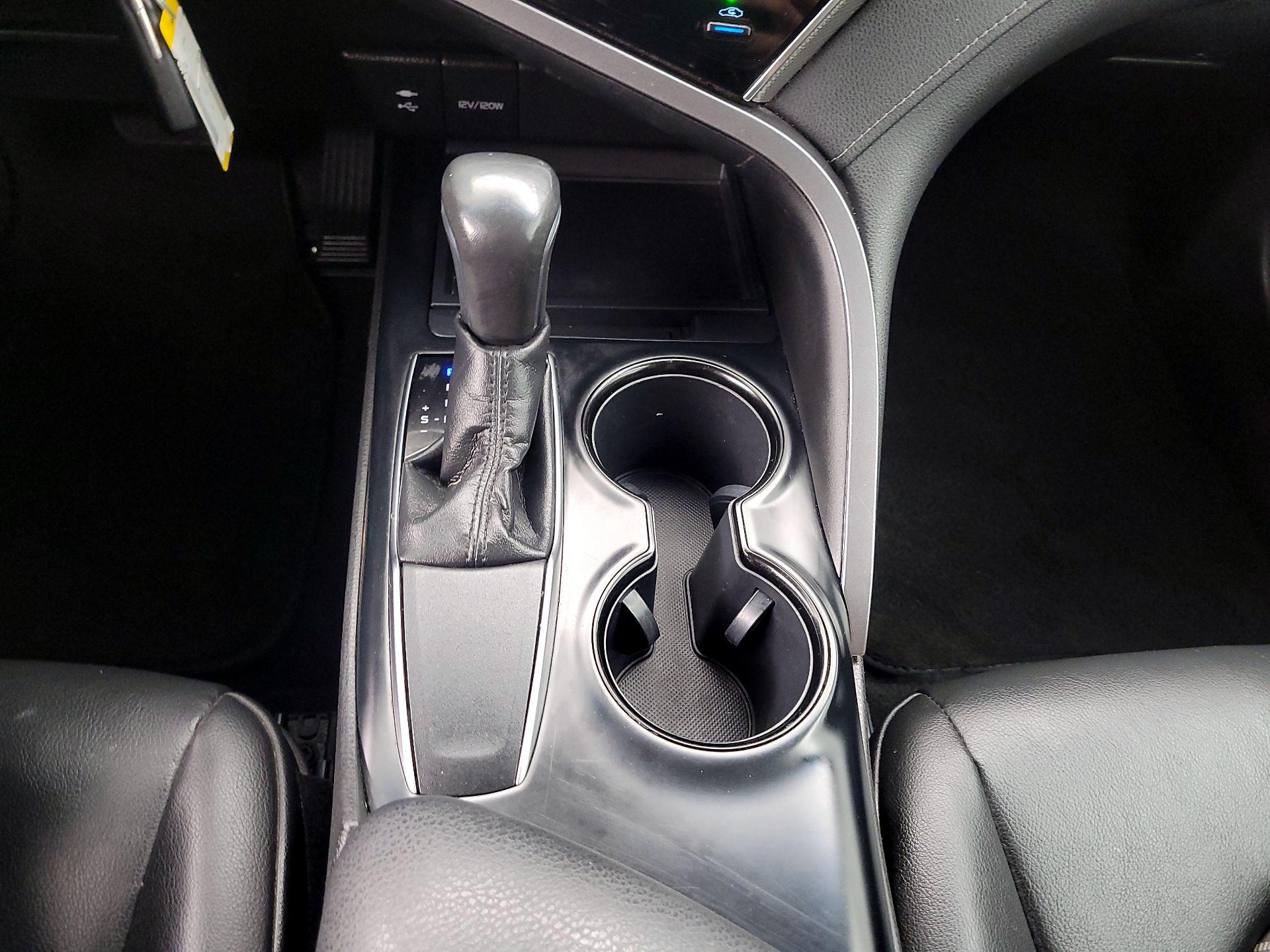 Thumbnail: 2018 Toyota Camry - 17