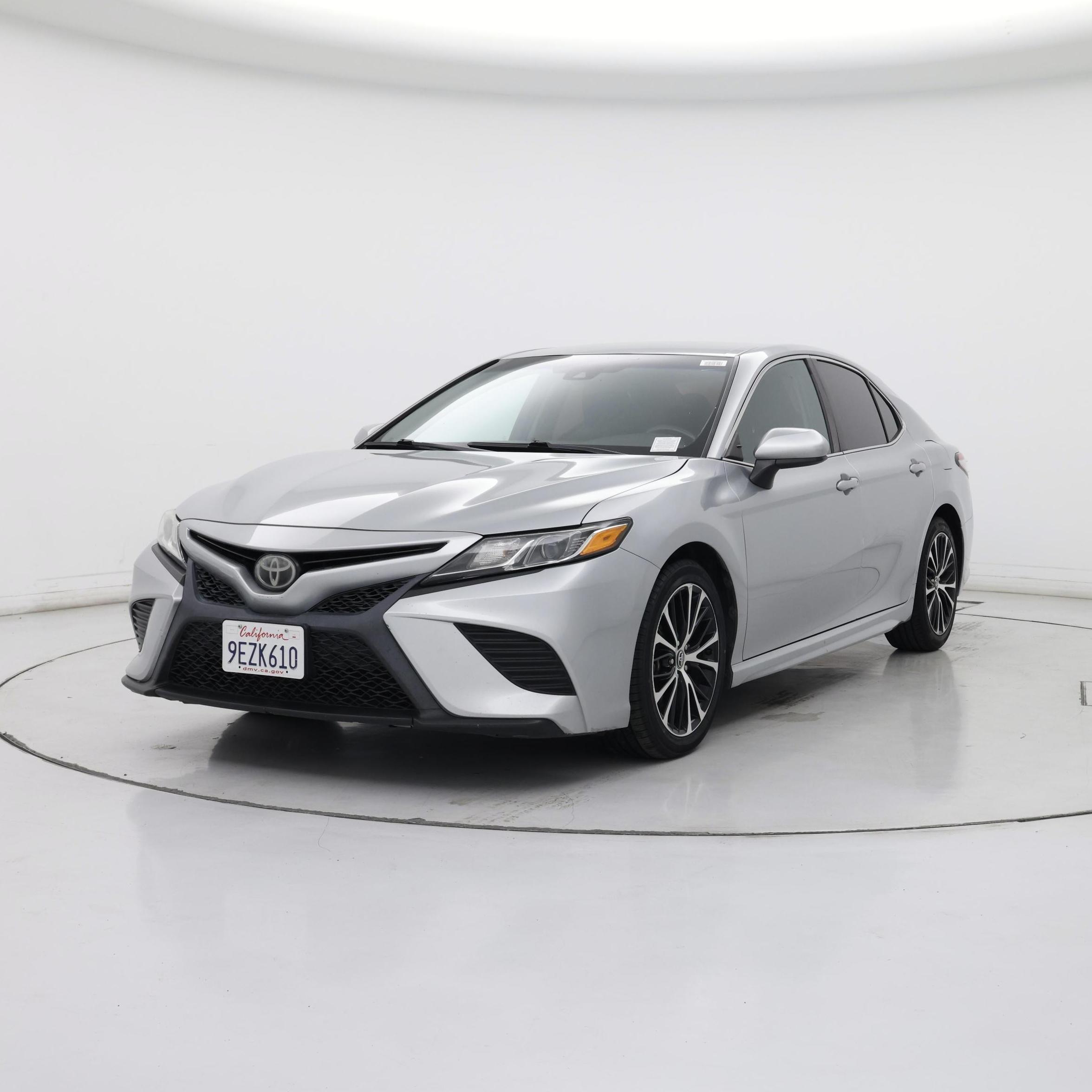 Thumbnail: 2018 Toyota Camry - 4