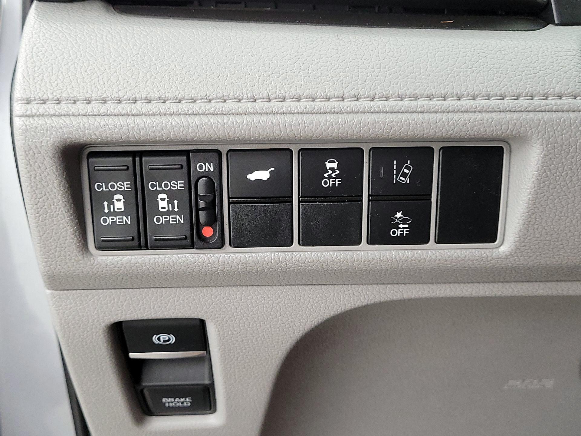 Thumbnail: 2018 Honda Odyssey - 13