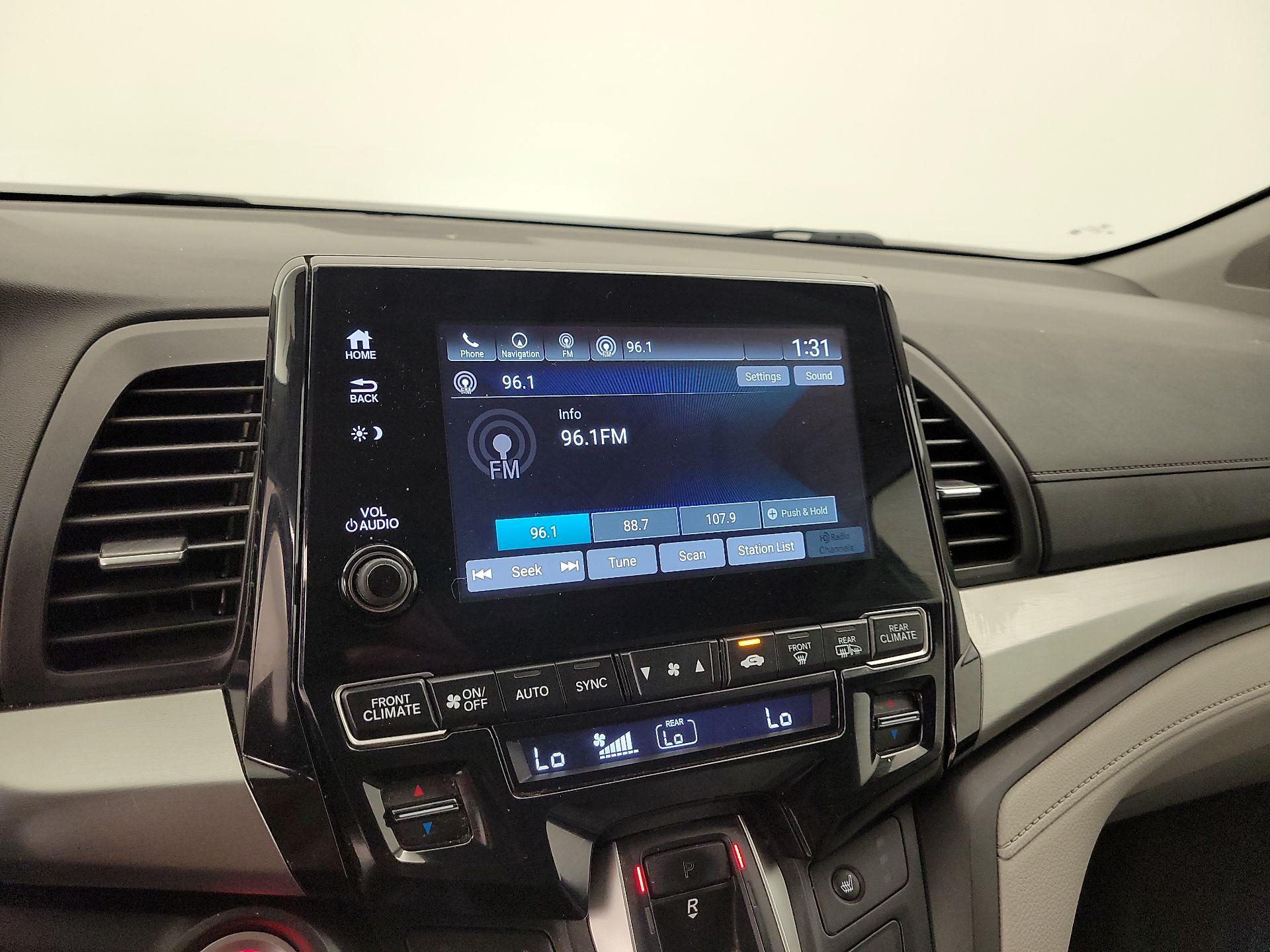 Thumbnail: 2018 Honda Odyssey - 15