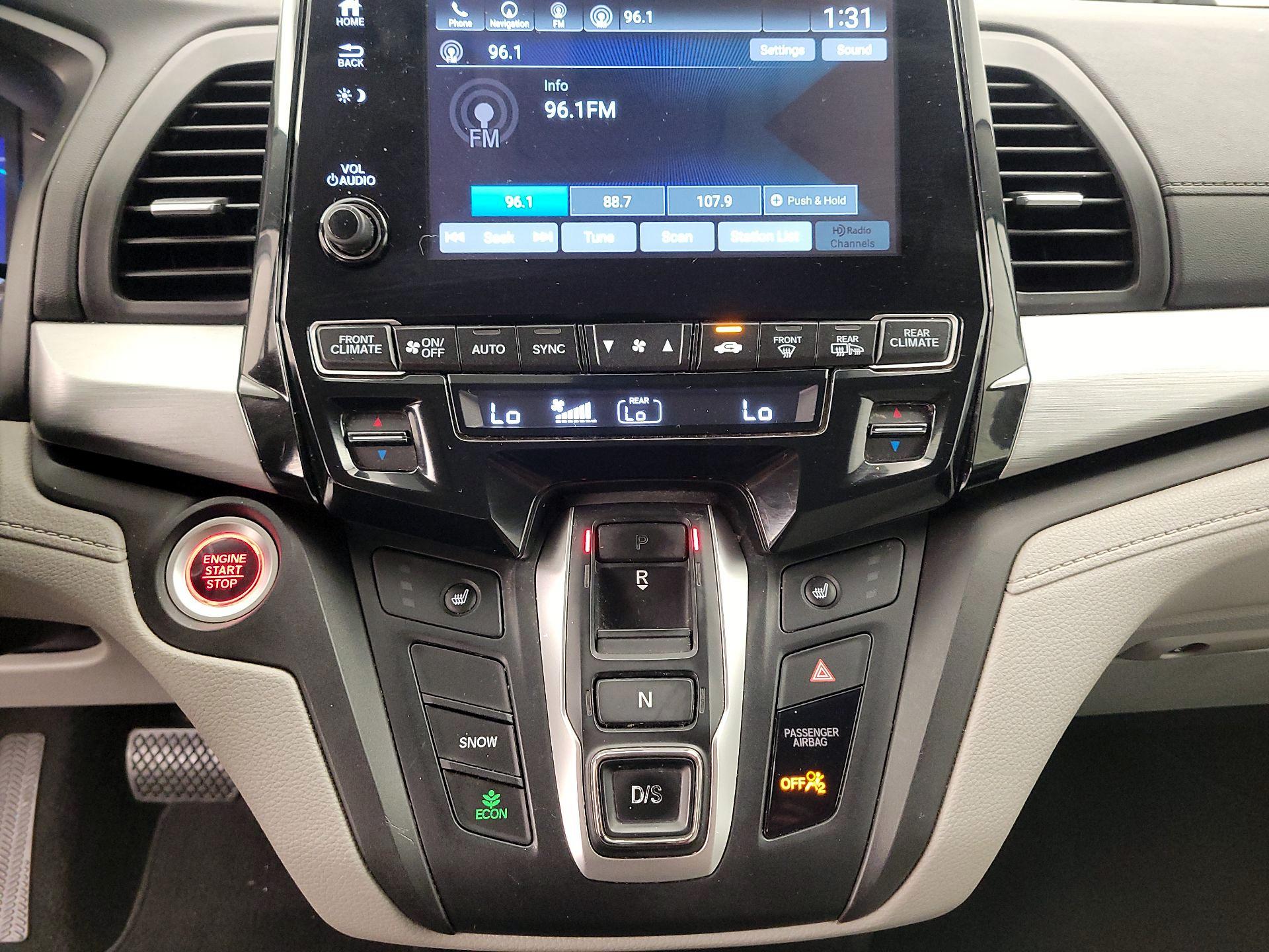 Thumbnail: 2018 Honda Odyssey - 17