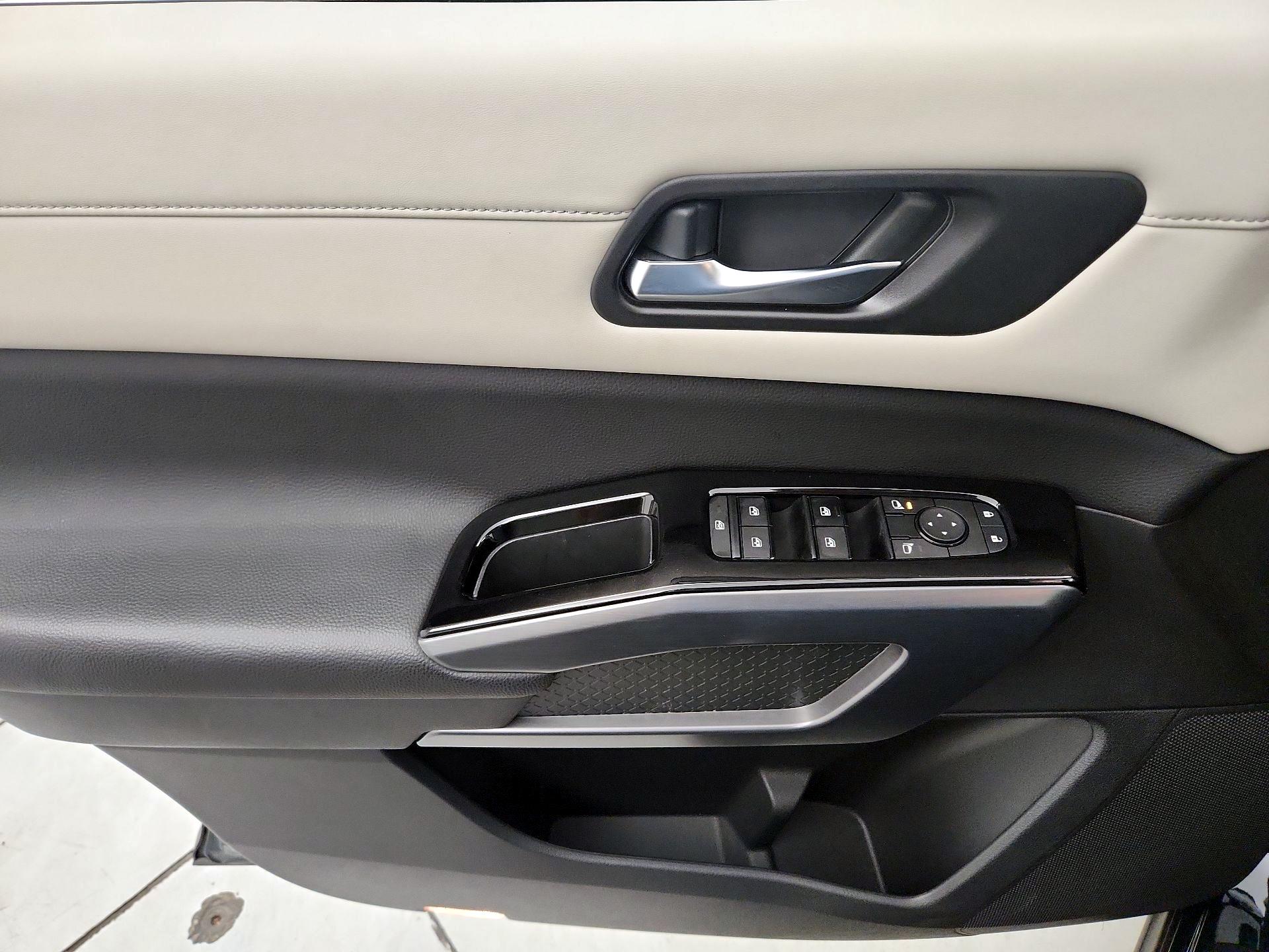 Thumbnail: 2022 Nissan Pathfinder - 12