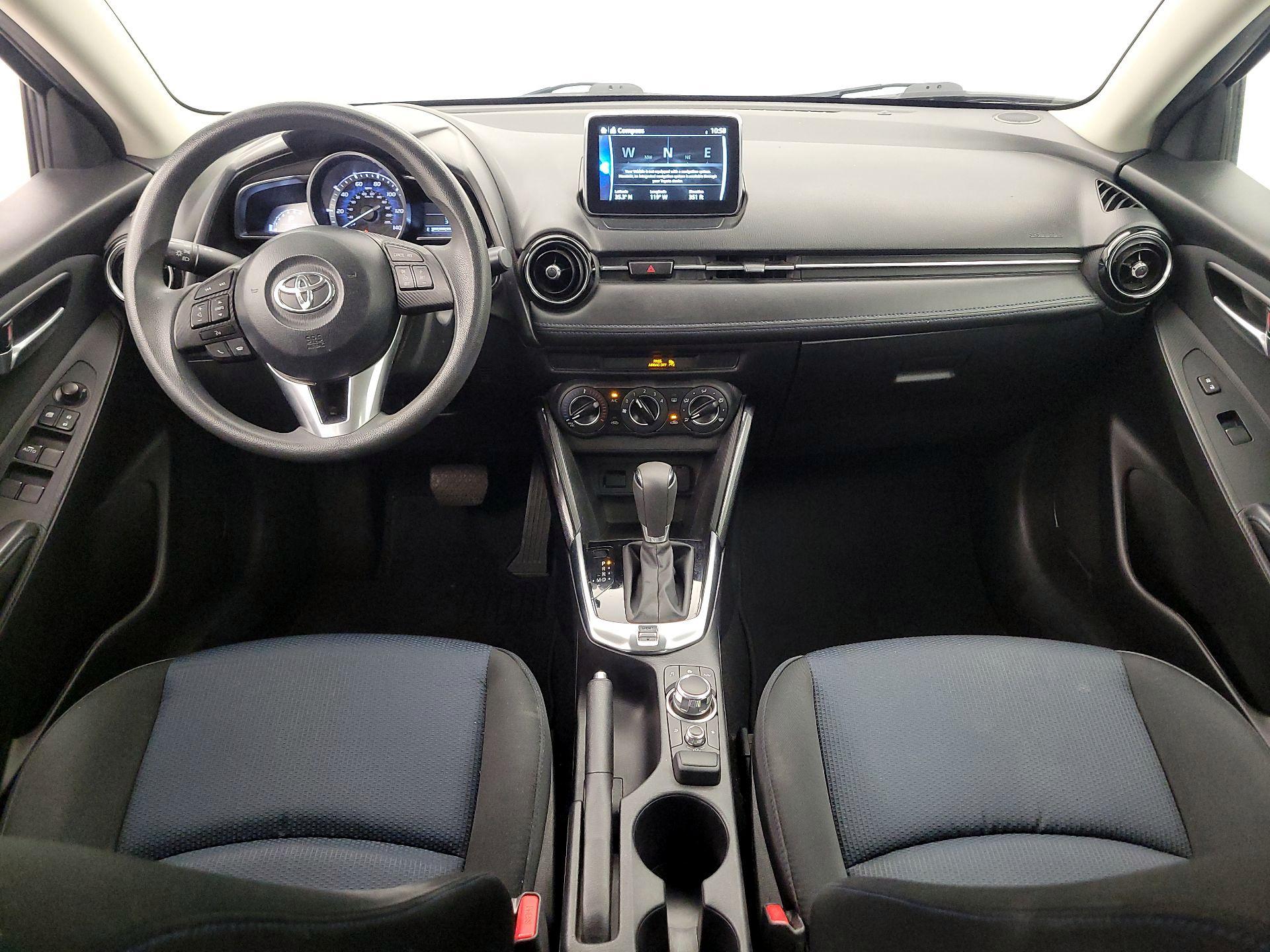 Thumbnail: 2017 Toyota Yaris iA - 9