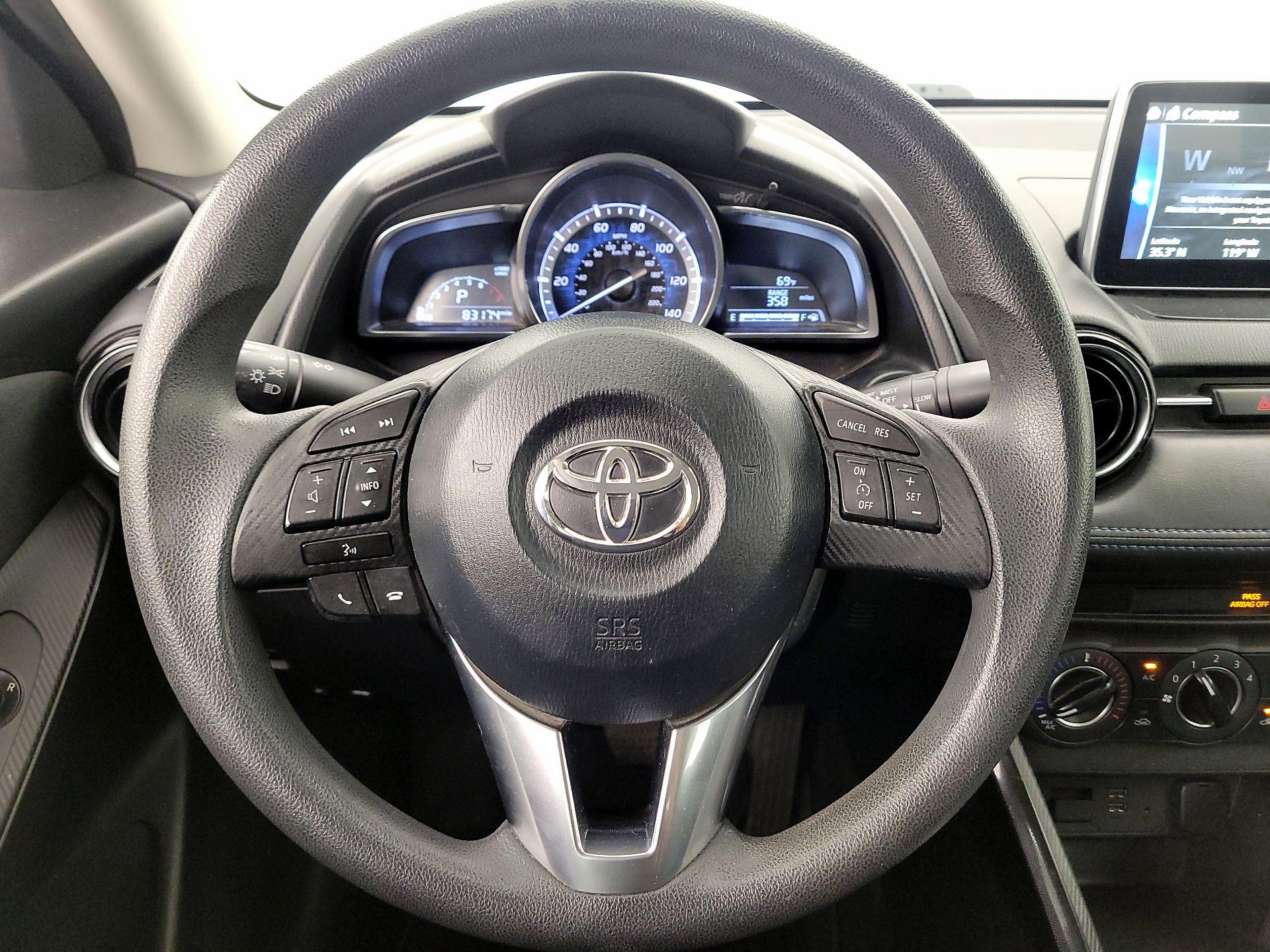 Thumbnail: 2017 Toyota Yaris iA - 10