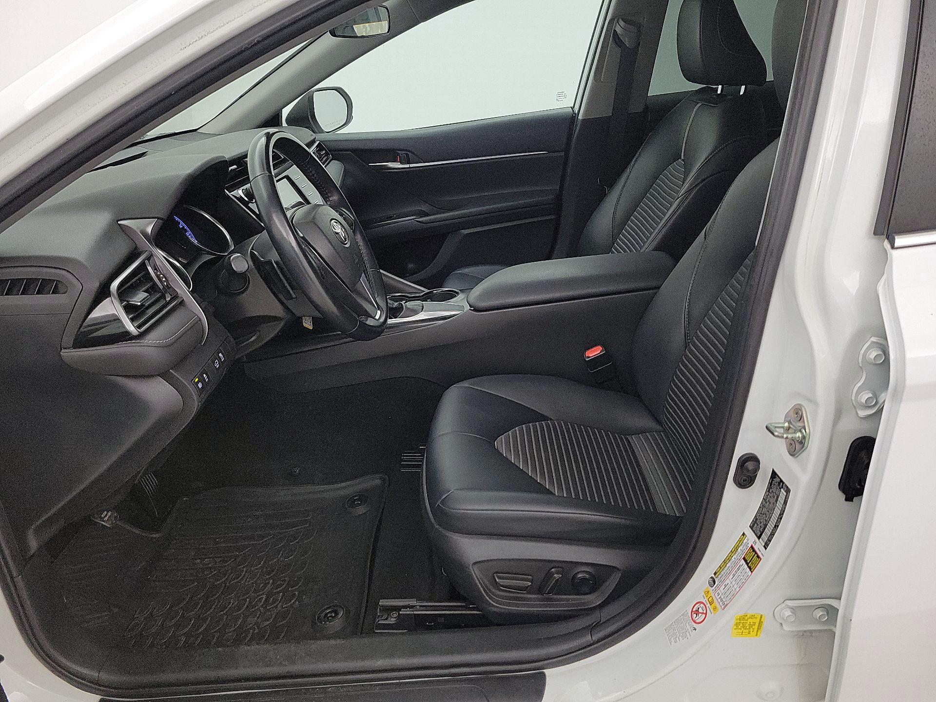 Thumbnail: 2019 Toyota Camry - 11