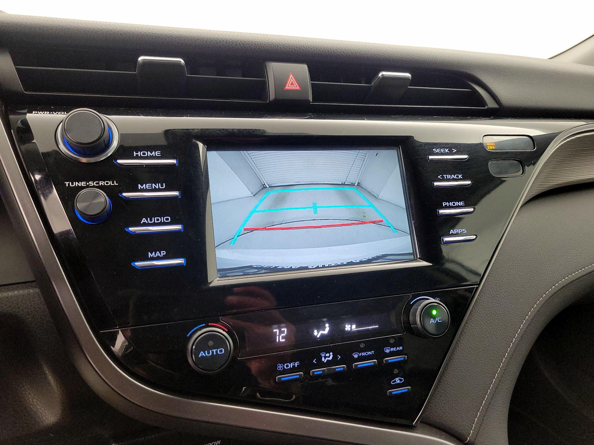 Thumbnail: 2019 Toyota Camry - 14