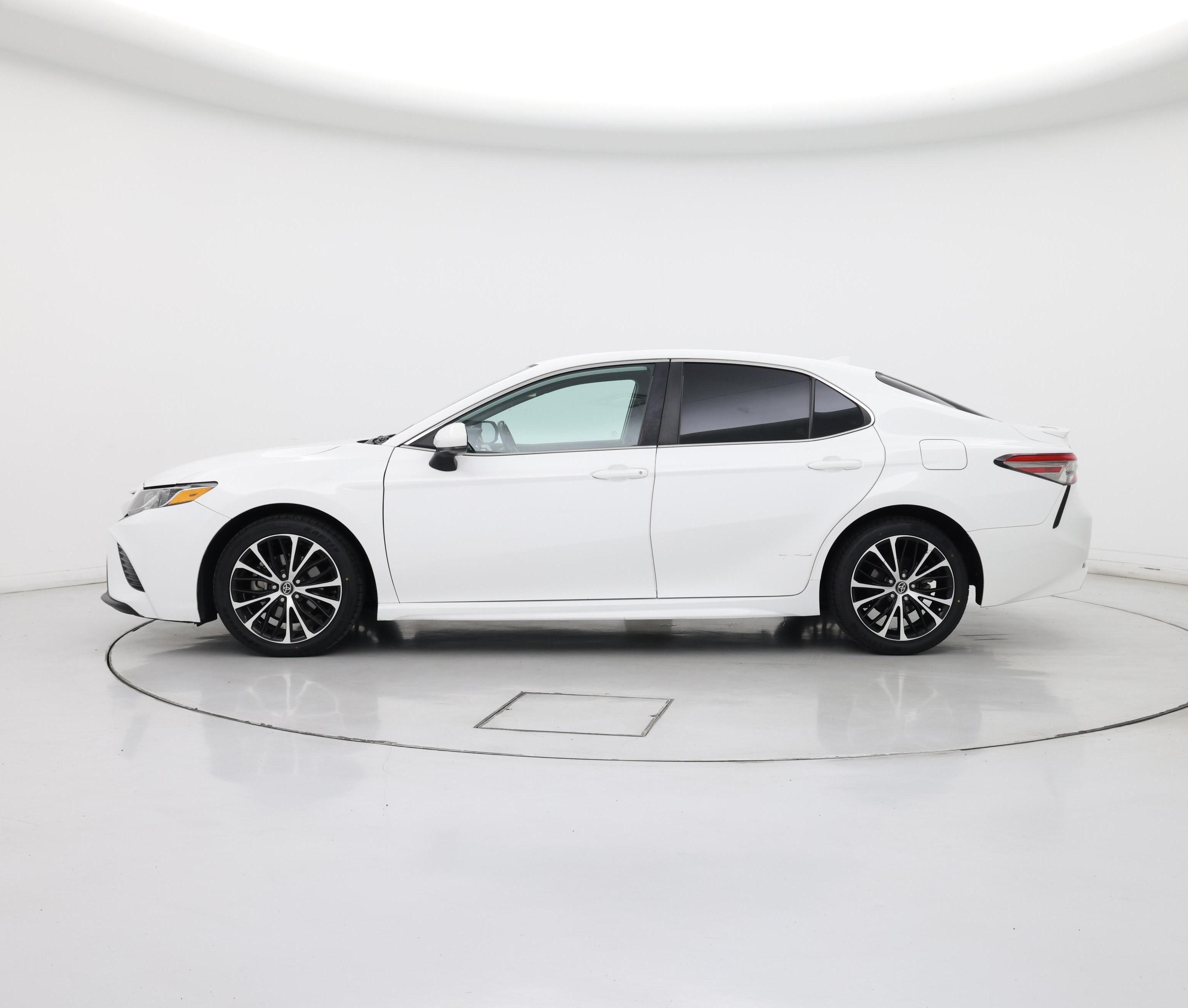 Thumbnail: 2019 Toyota Camry - 3