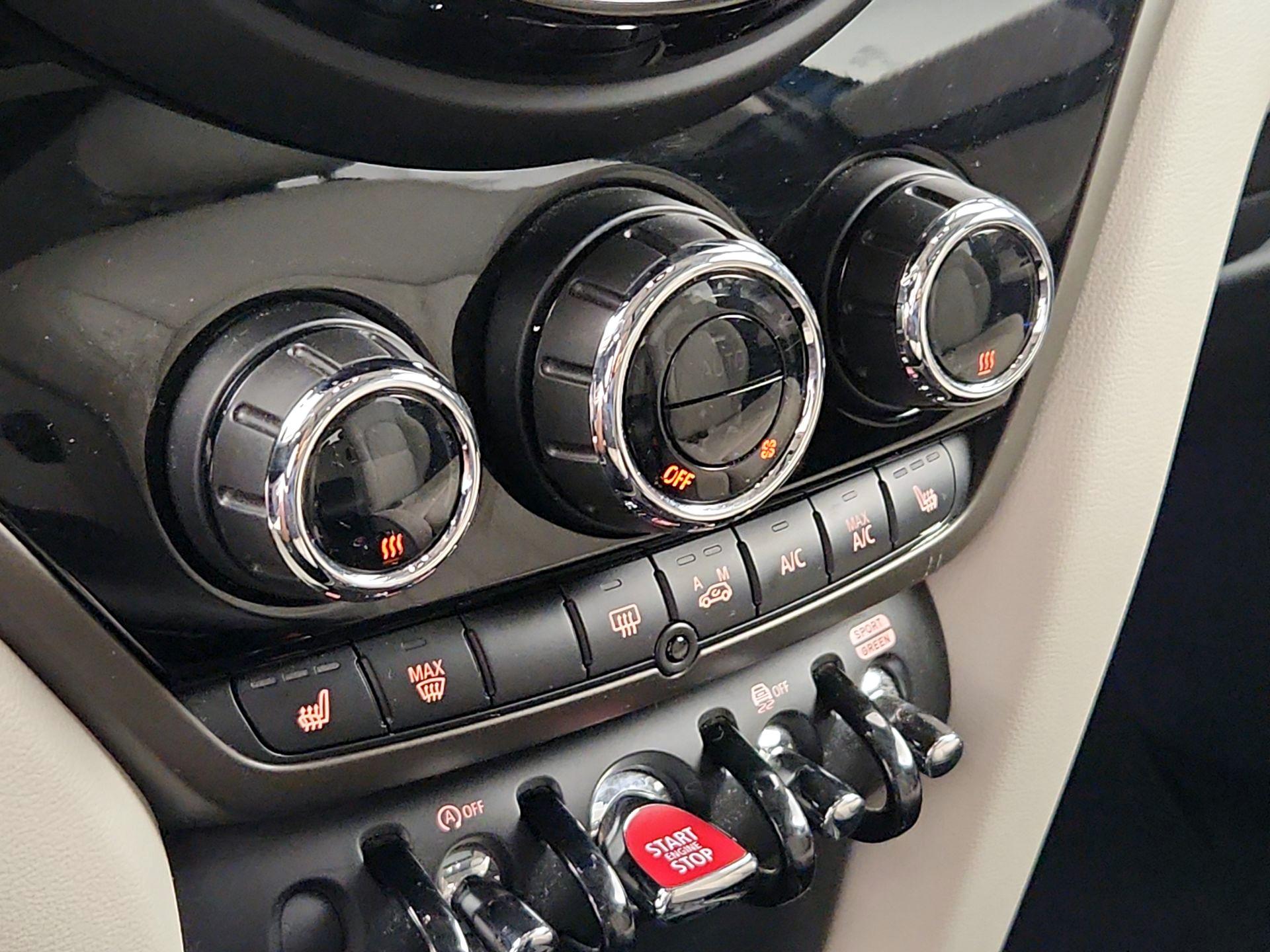 Thumbnail: 2020 MINI Cooper Countryman - 16