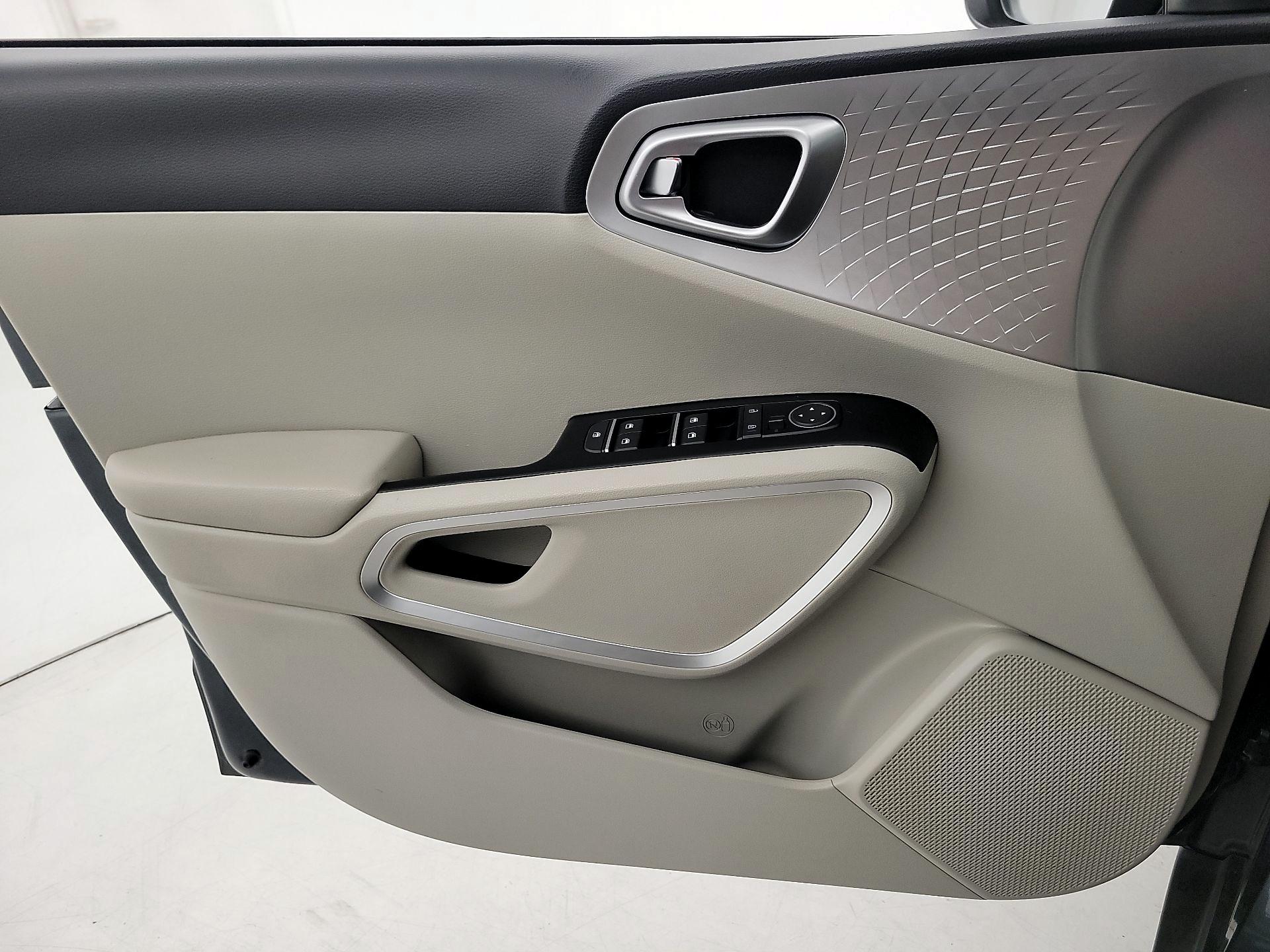 Thumbnail: 2023 Kia Soul - 12