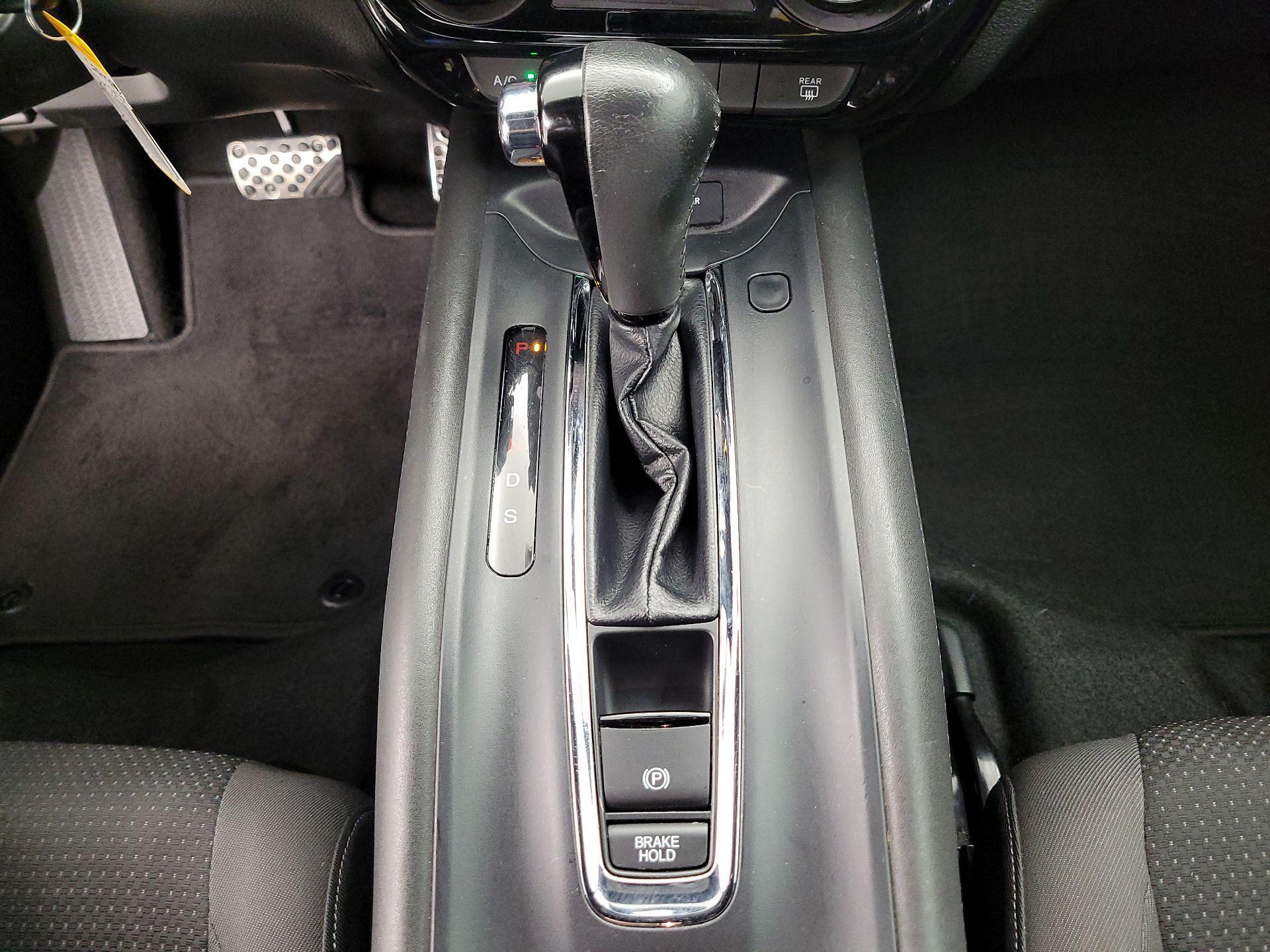 Thumbnail: 2019 Honda HR-V - 17