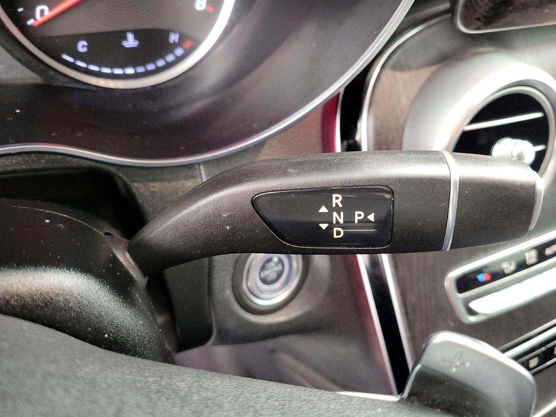 Thumbnail: 2022 Mercedes-Benz GLC - 17