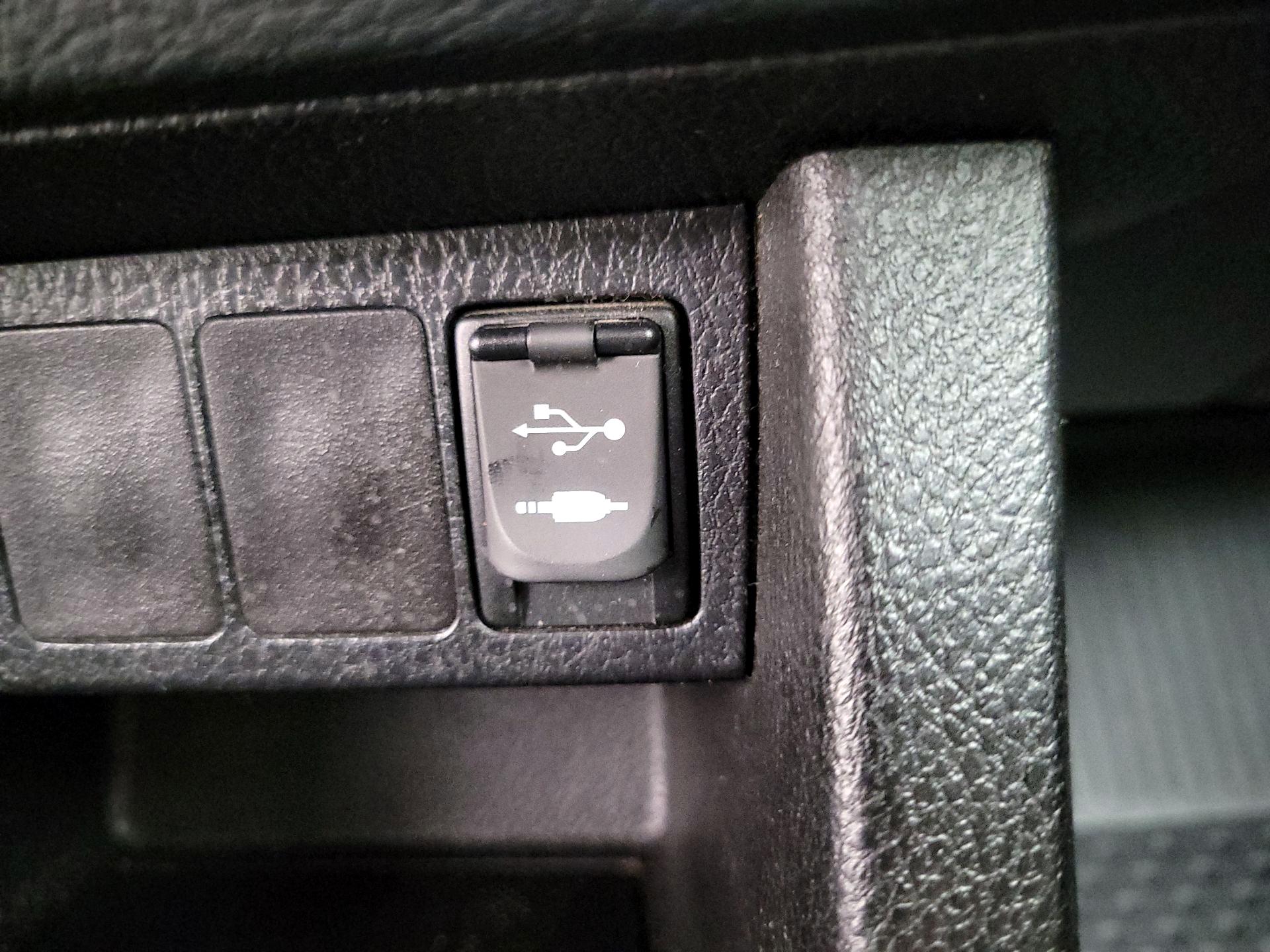 Thumbnail: 2014 Toyota Corolla - 18