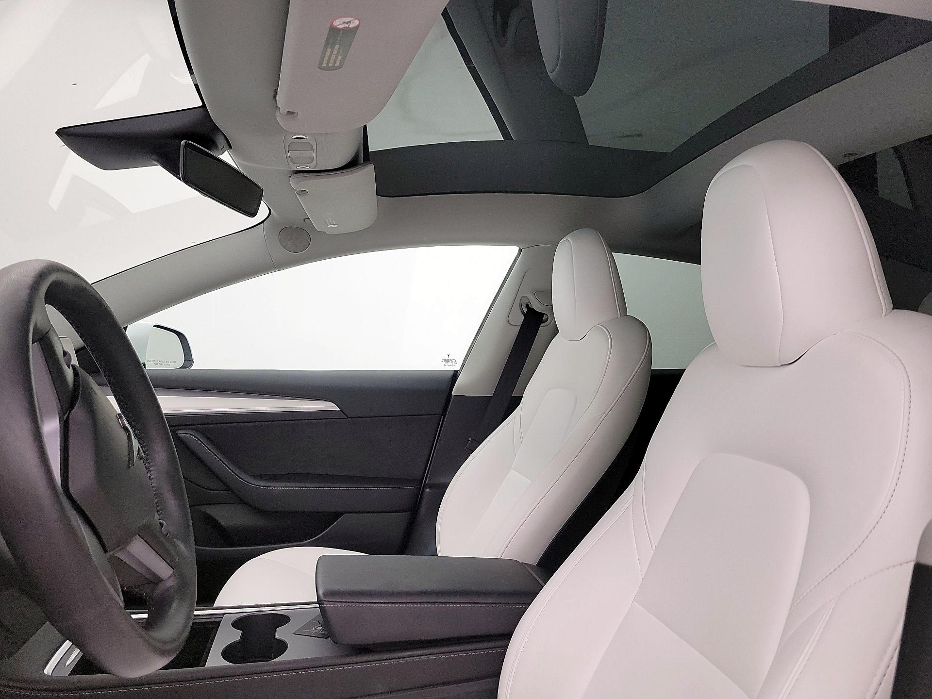 Thumbnail: 2023 Tesla Model 3 - 19