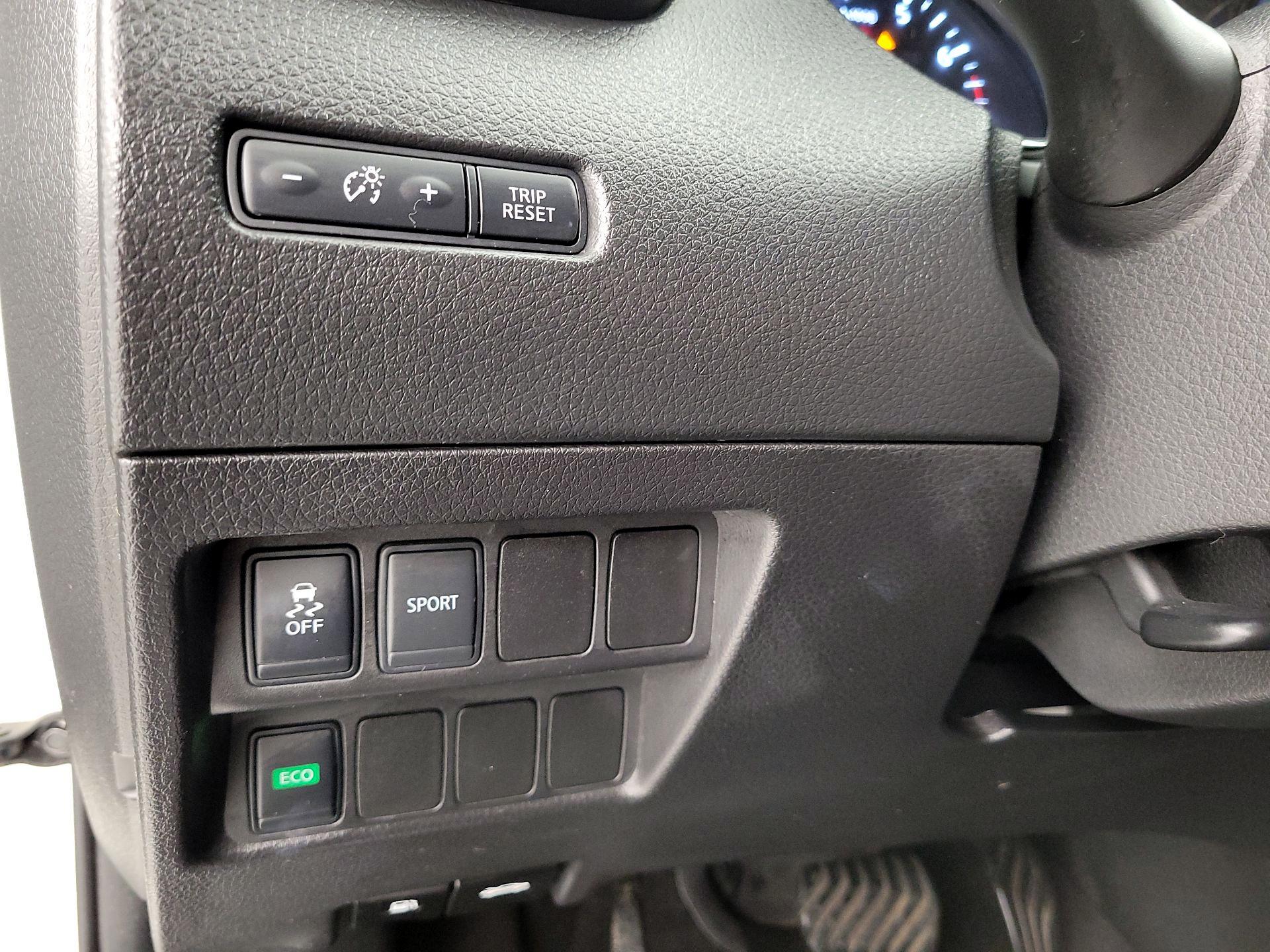 Thumbnail: 2016 Nissan Rogue - 13