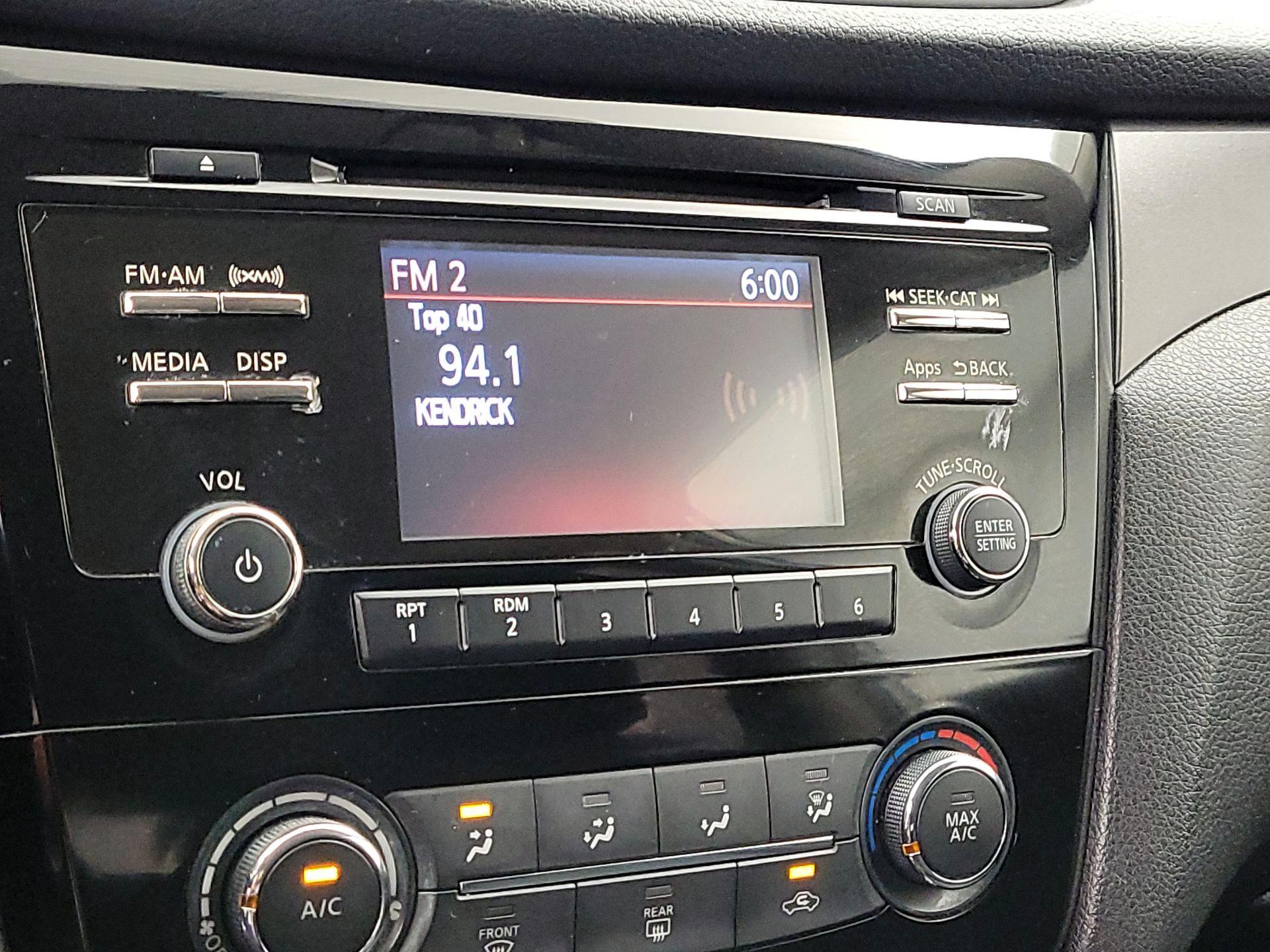 Thumbnail: 2016 Nissan Rogue - 15