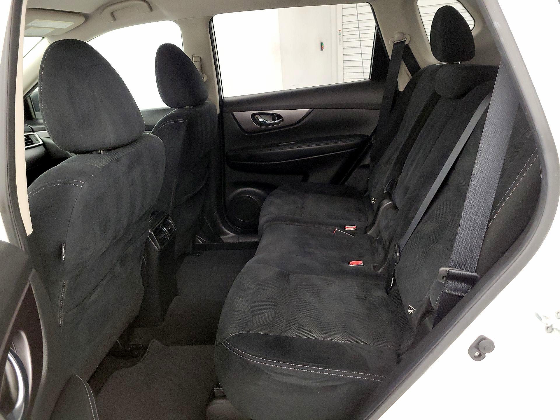 Thumbnail: 2016 Nissan Rogue - 19