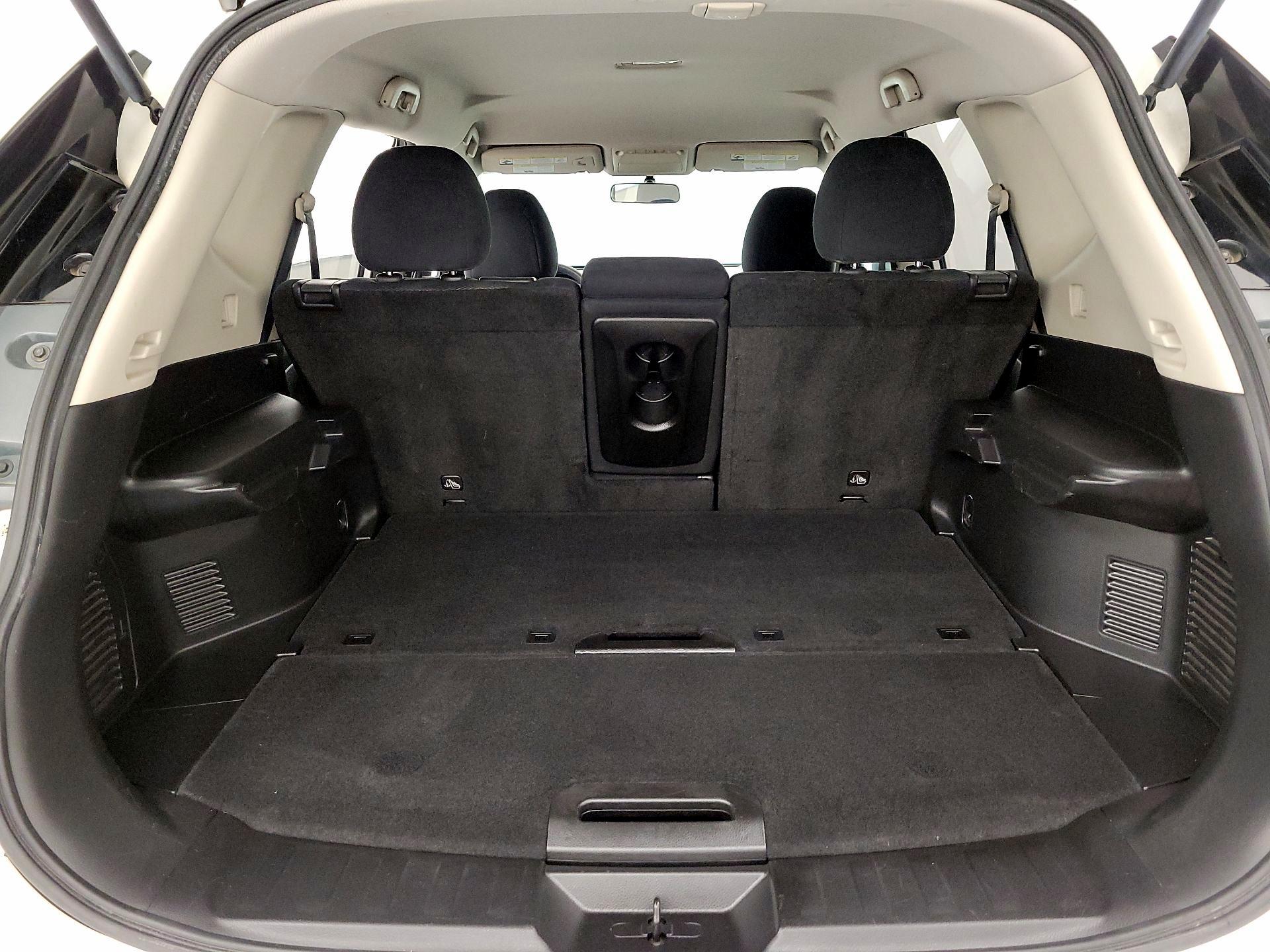 Thumbnail: 2016 Nissan Rogue - 20