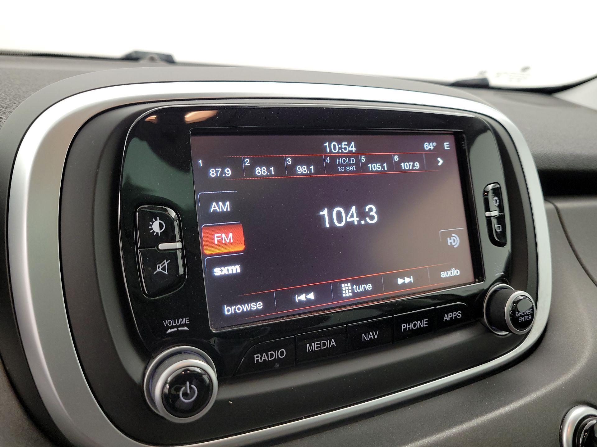 Thumbnail: 2016 Fiat 500X - 16