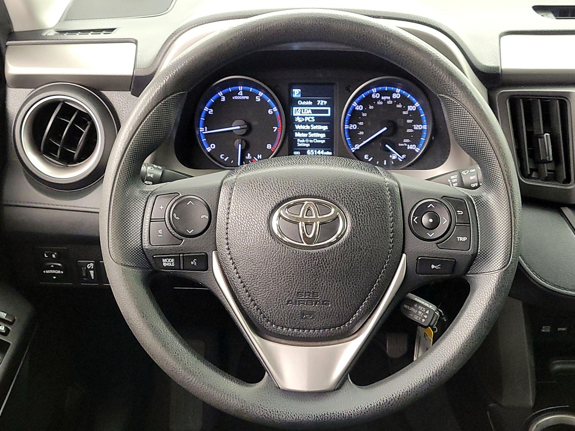 Thumbnail: 2018 Toyota RAV4 - 10