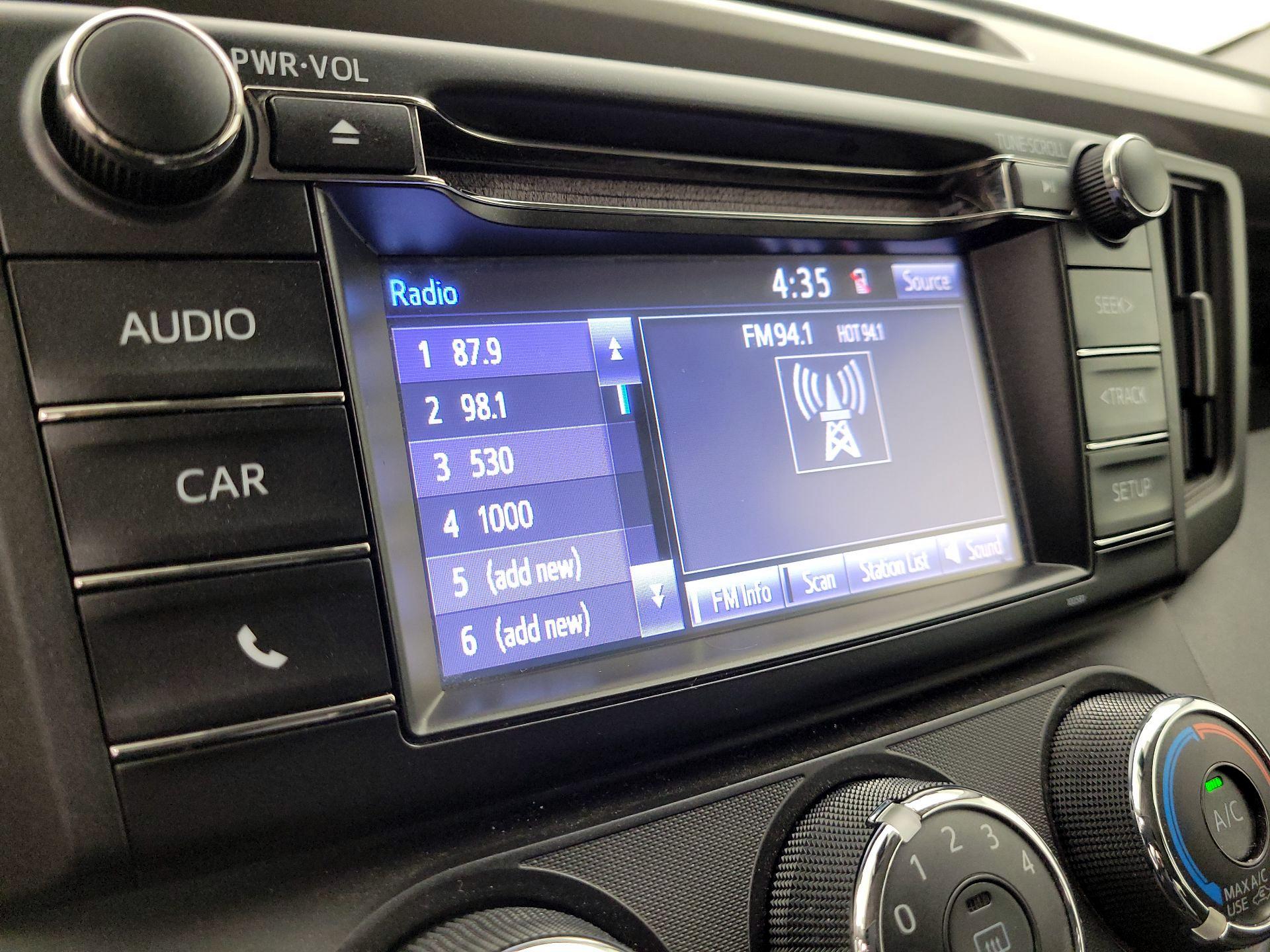 Thumbnail: 2018 Toyota RAV4 - 15