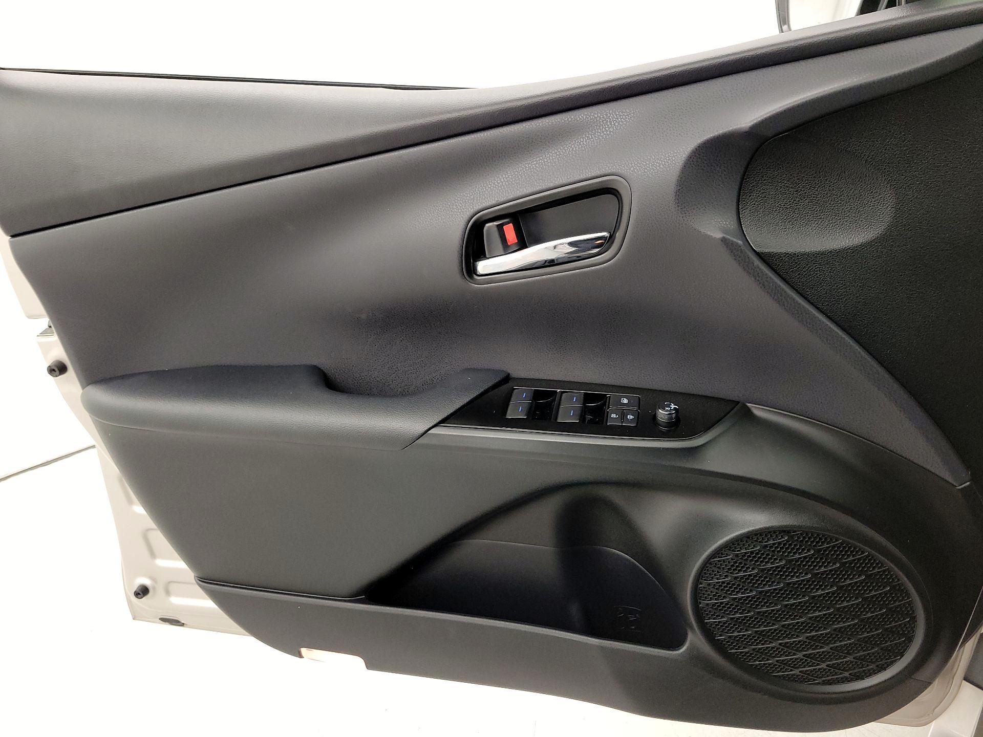 Thumbnail: 2020 Toyota Prius Prime - 12