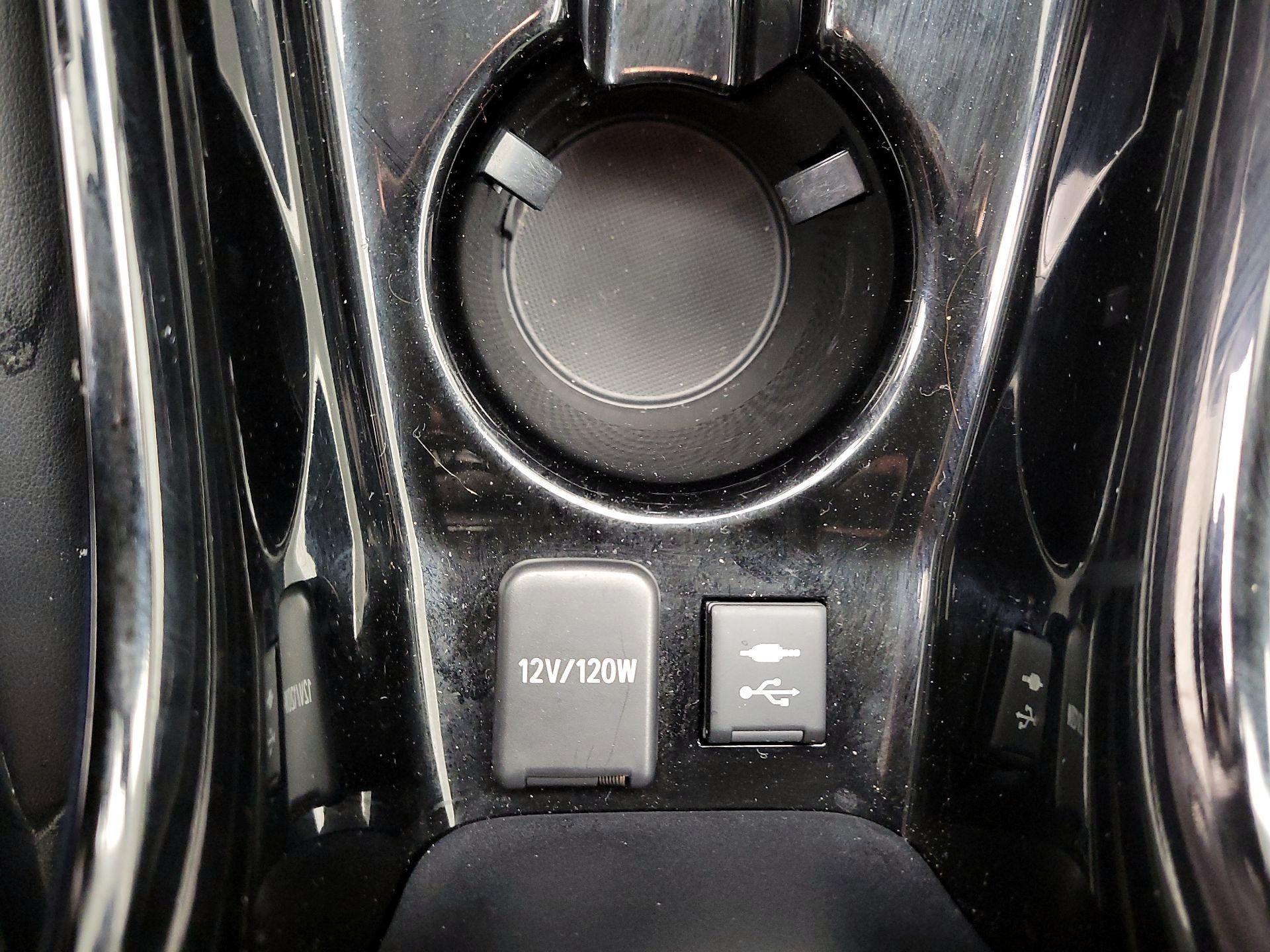 Thumbnail: 2020 Toyota Prius Prime - 19