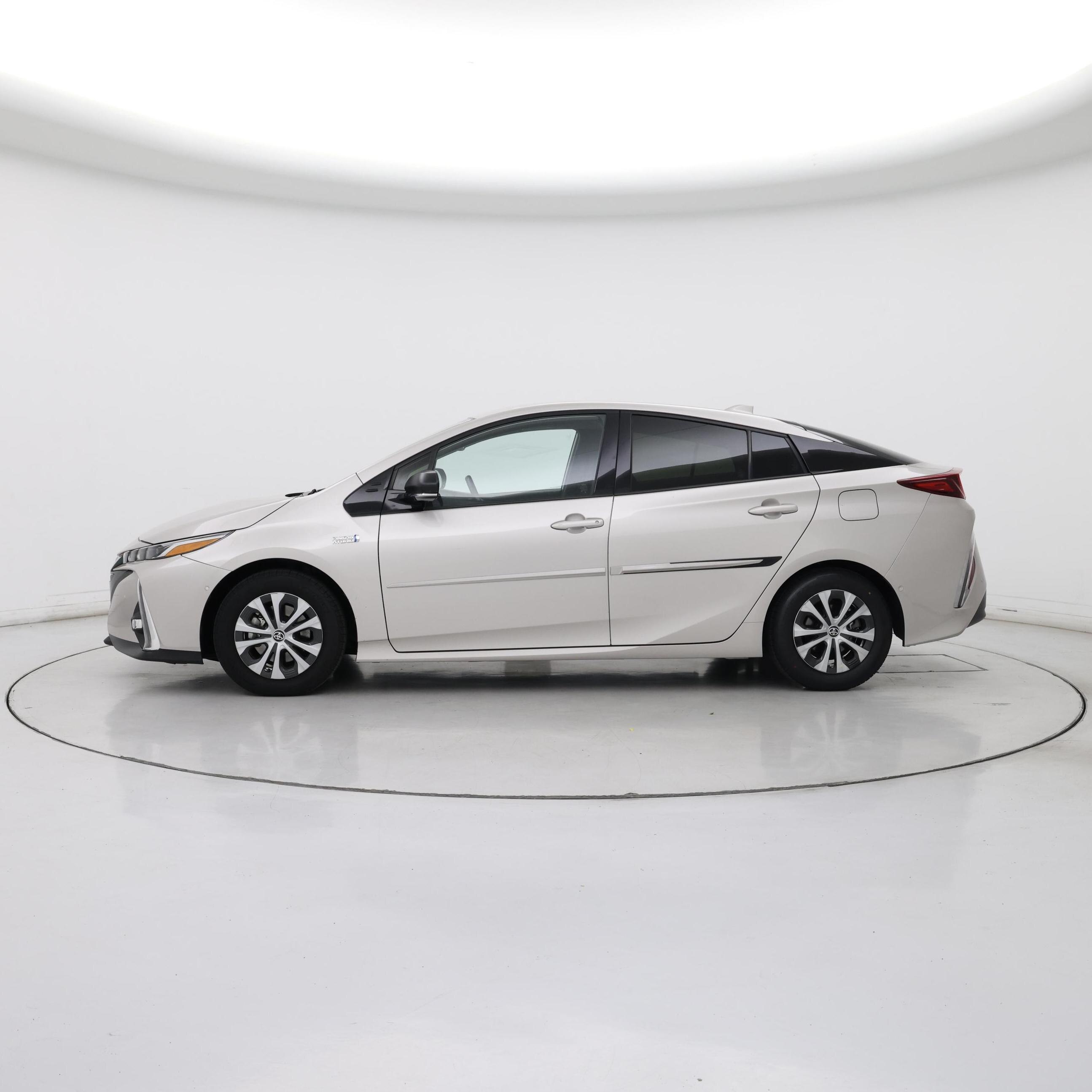 Thumbnail: 2020 Toyota Prius Prime - 3