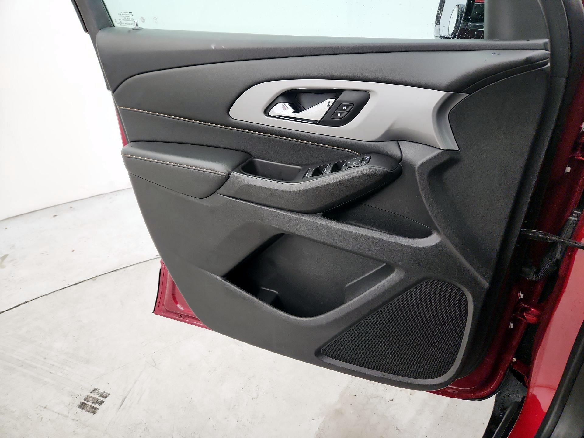 Thumbnail: 2020 Chevrolet Traverse - 12