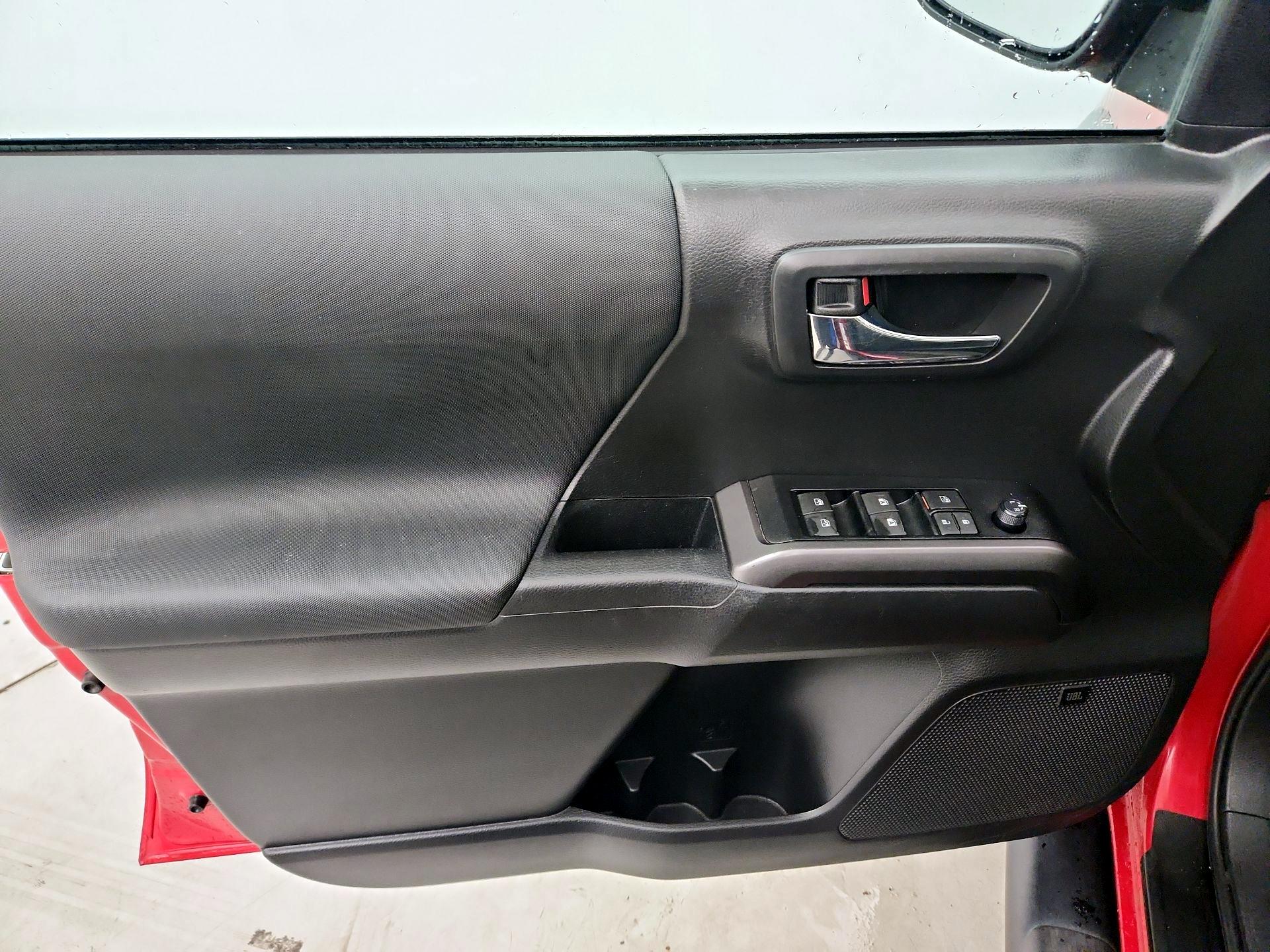 Thumbnail: 2022 Toyota Tacoma - 12