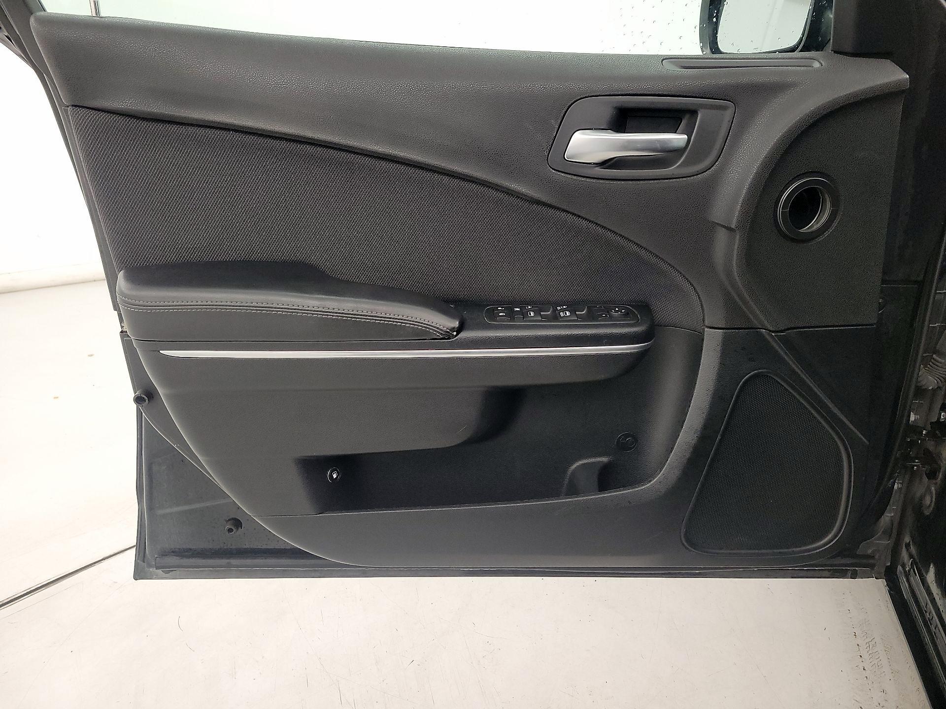 Thumbnail: 2016 Dodge Charger - 12