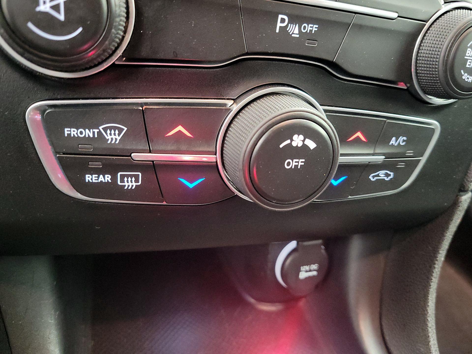 Thumbnail: 2016 Dodge Charger - 15