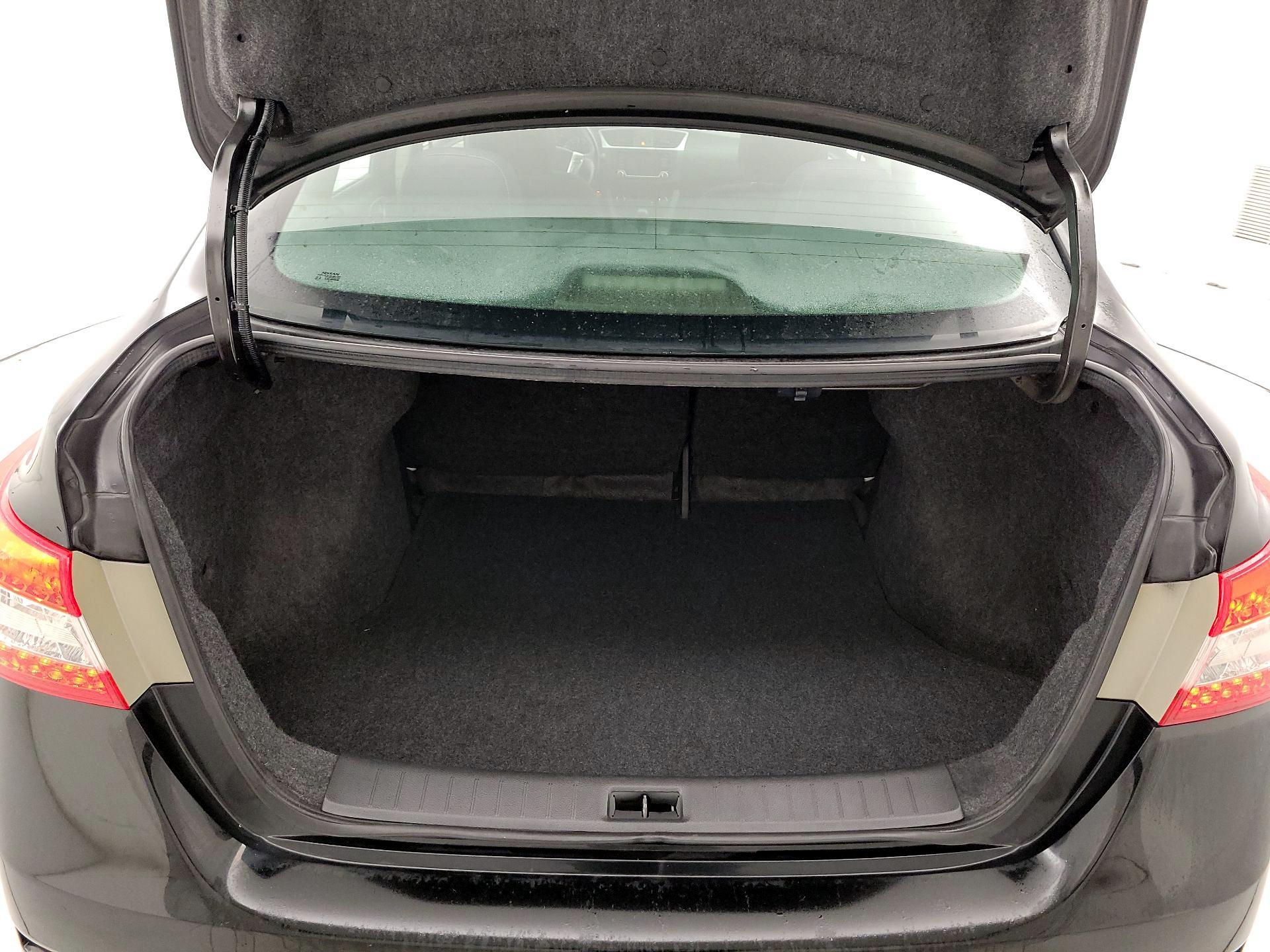 Thumbnail: 2015 Nissan Sentra - 19