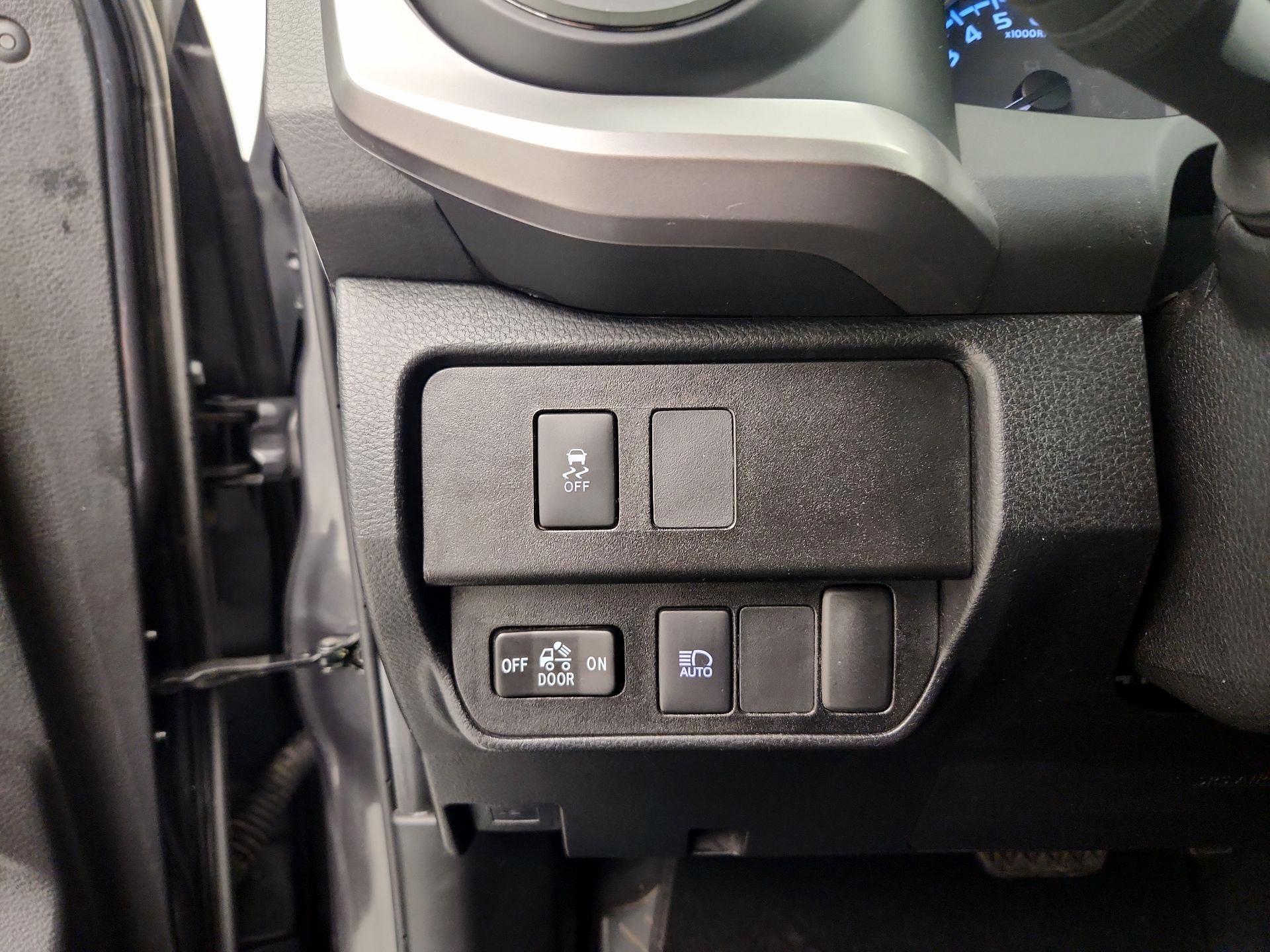 Thumbnail: 2022 Toyota Tacoma - 13