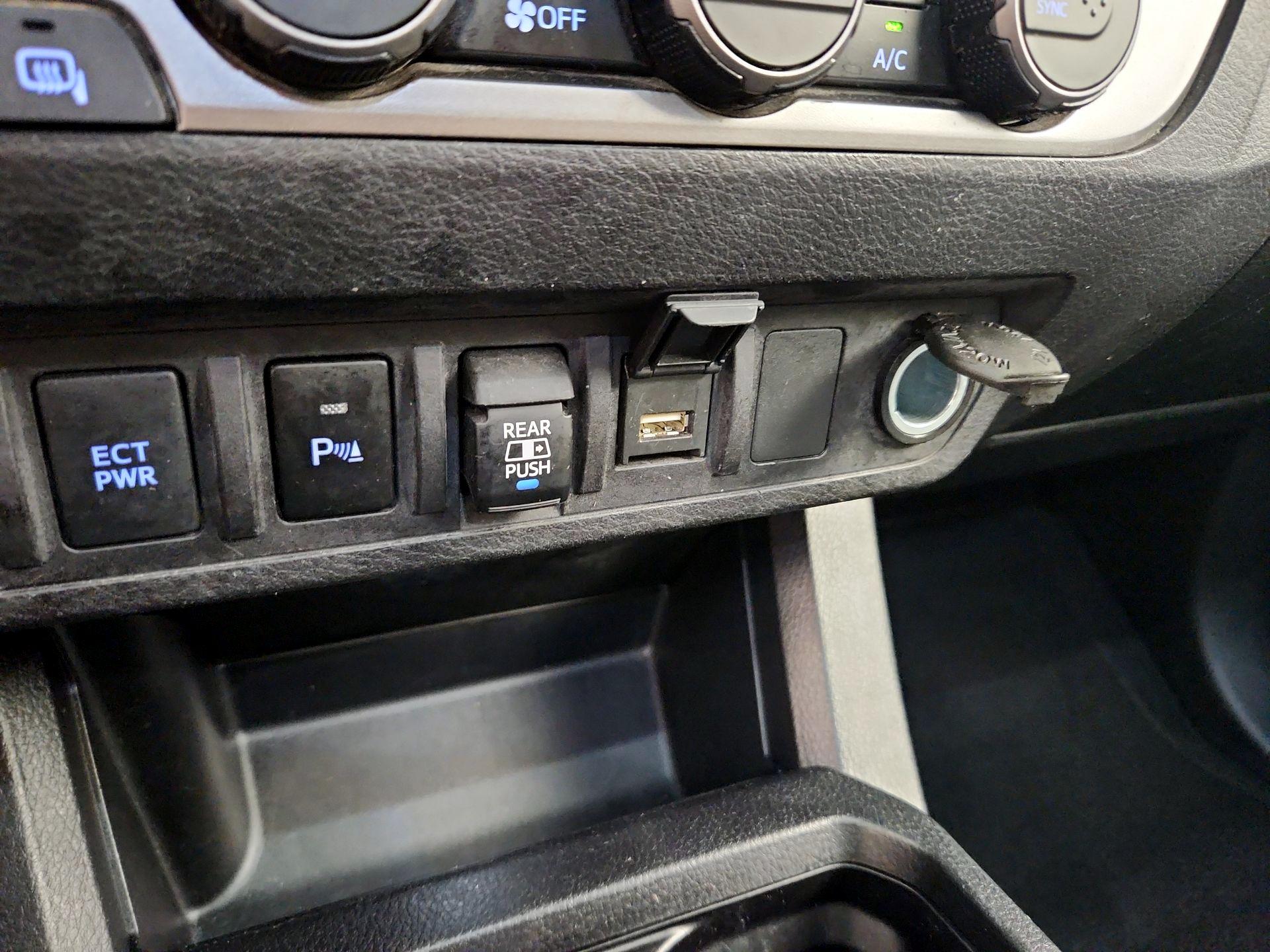 Thumbnail: 2022 Toyota Tacoma - 19