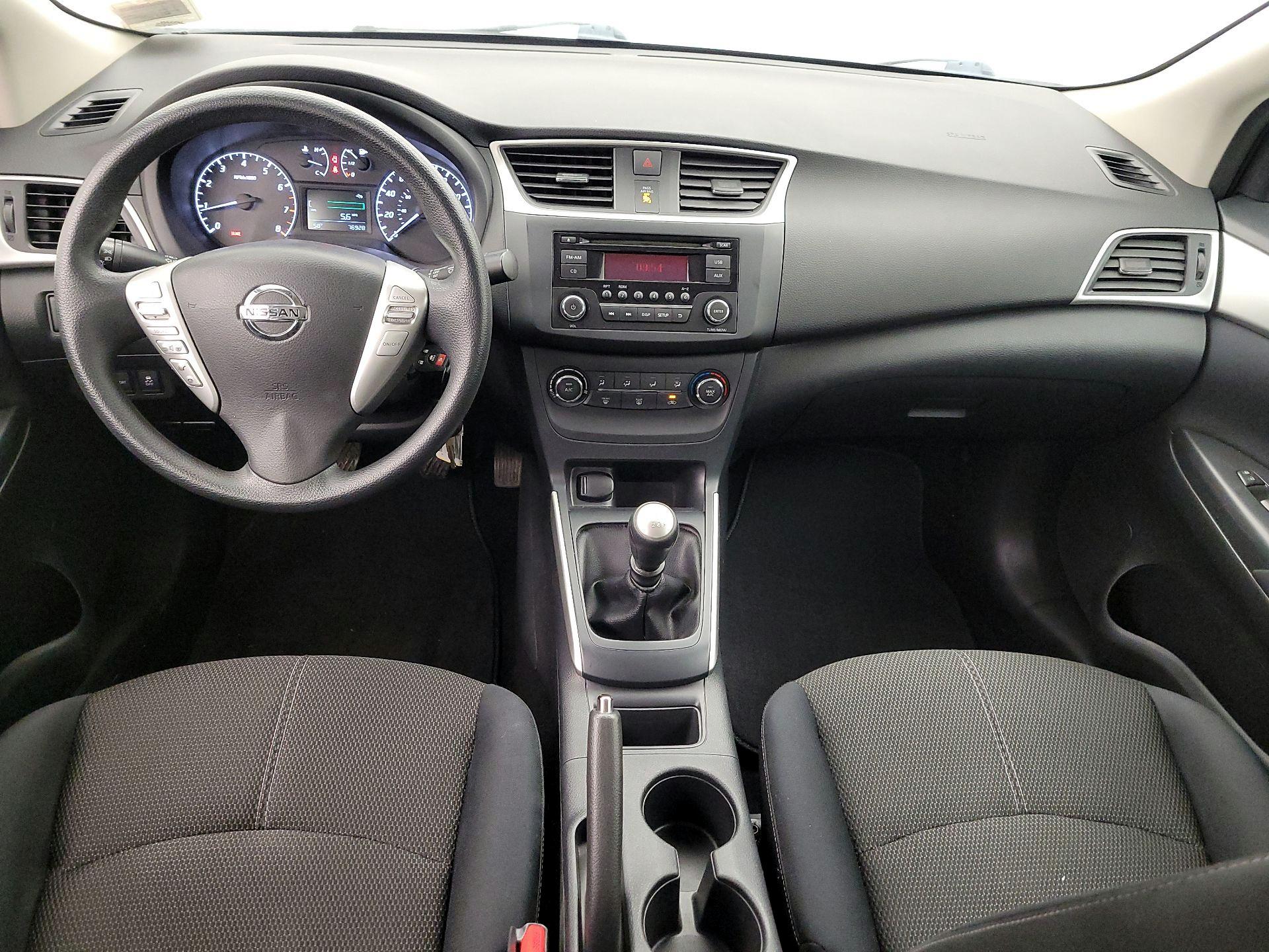 Thumbnail: 2016 Nissan Sentra - 9