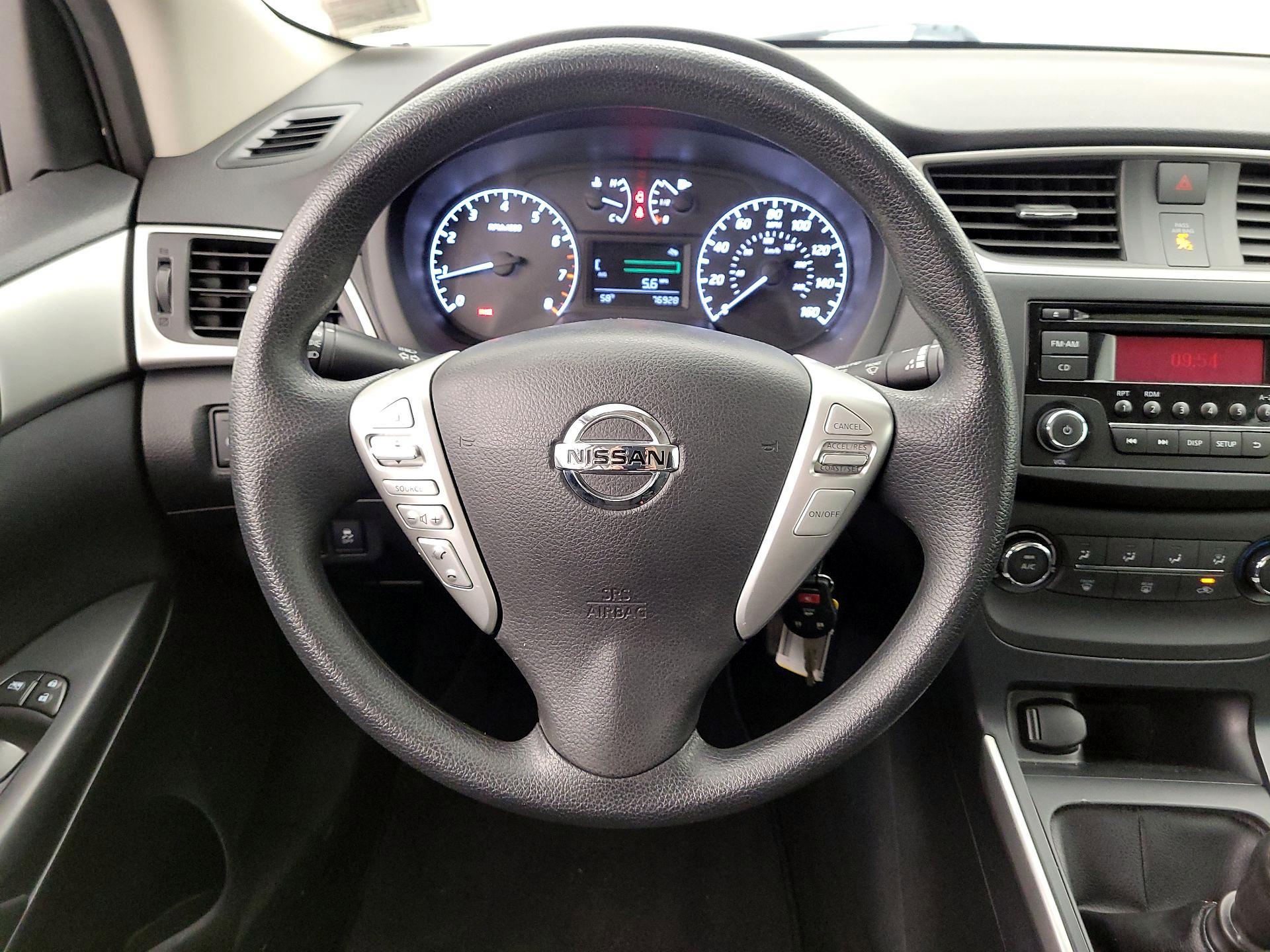 Thumbnail: 2016 Nissan Sentra - 10