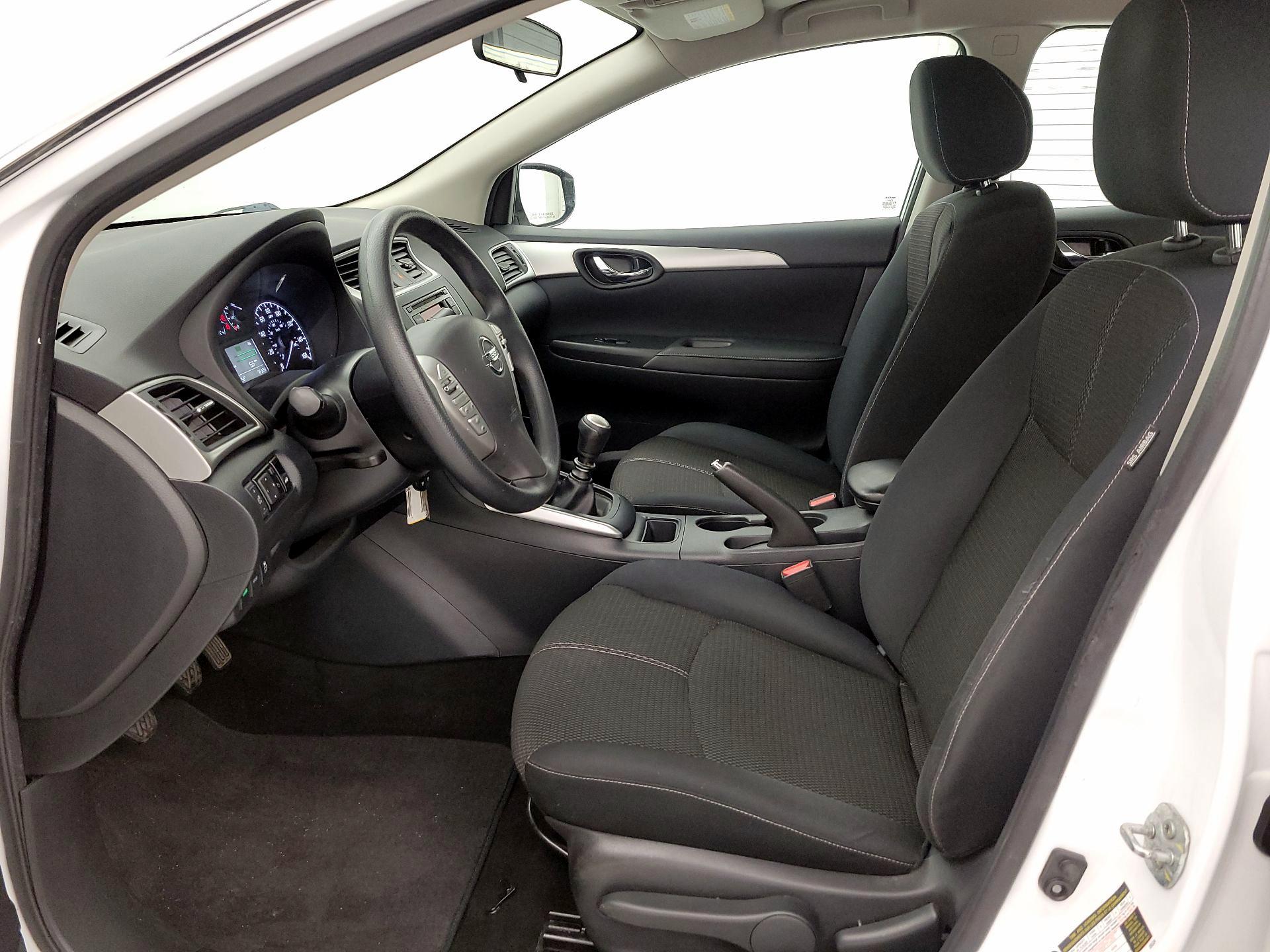 Thumbnail: 2016 Nissan Sentra - 11