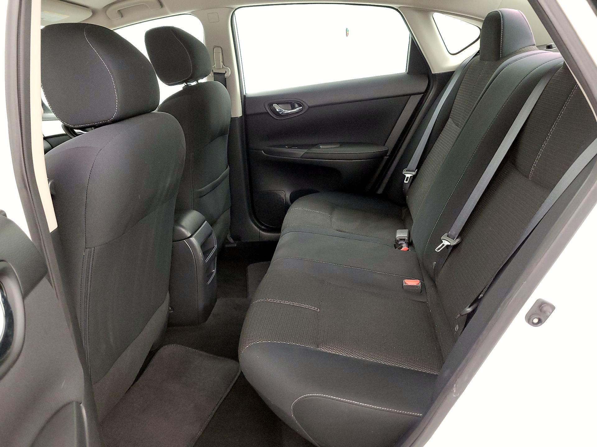 Thumbnail: 2016 Nissan Sentra - 18