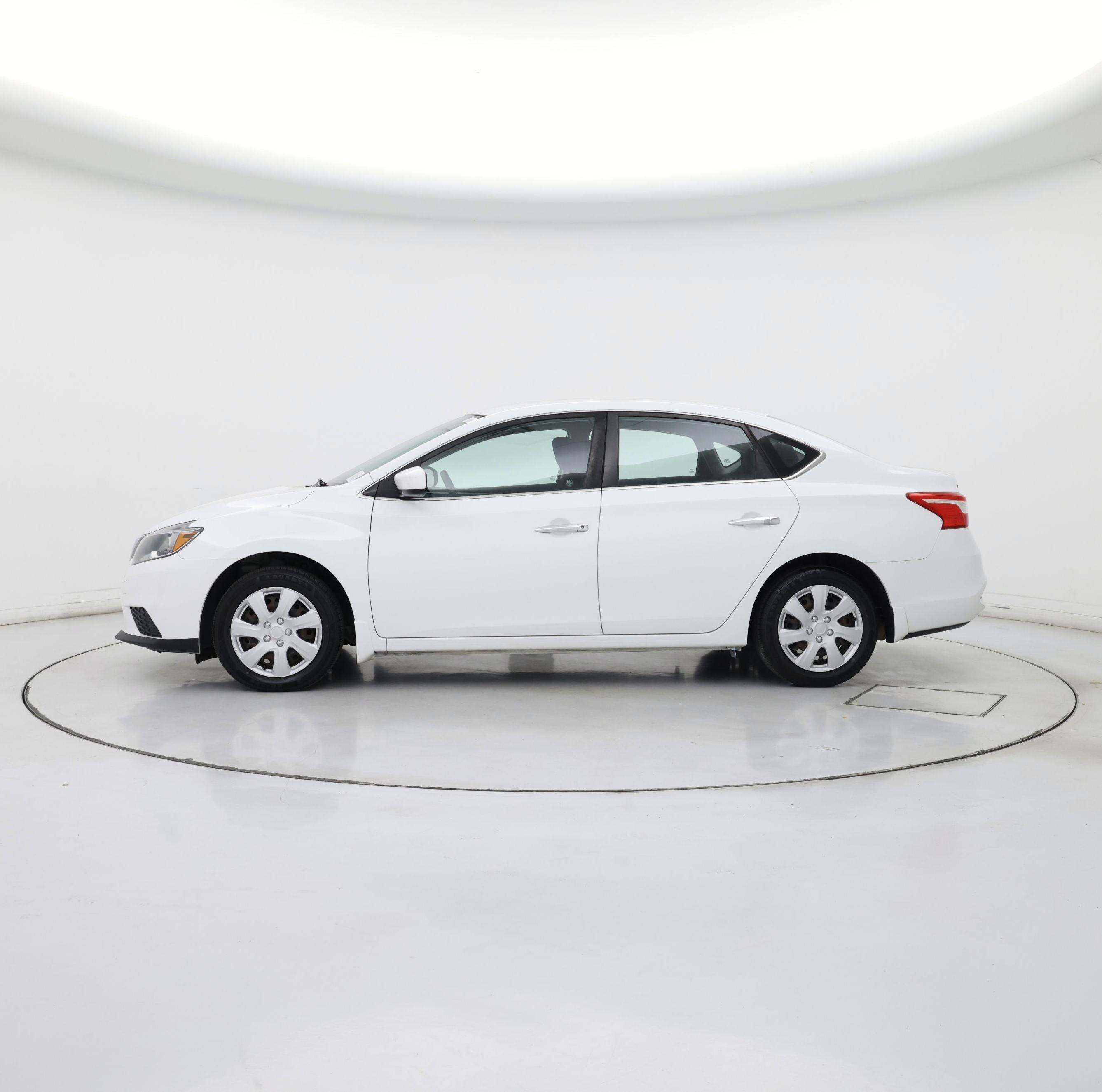 Thumbnail: 2016 Nissan Sentra - 3