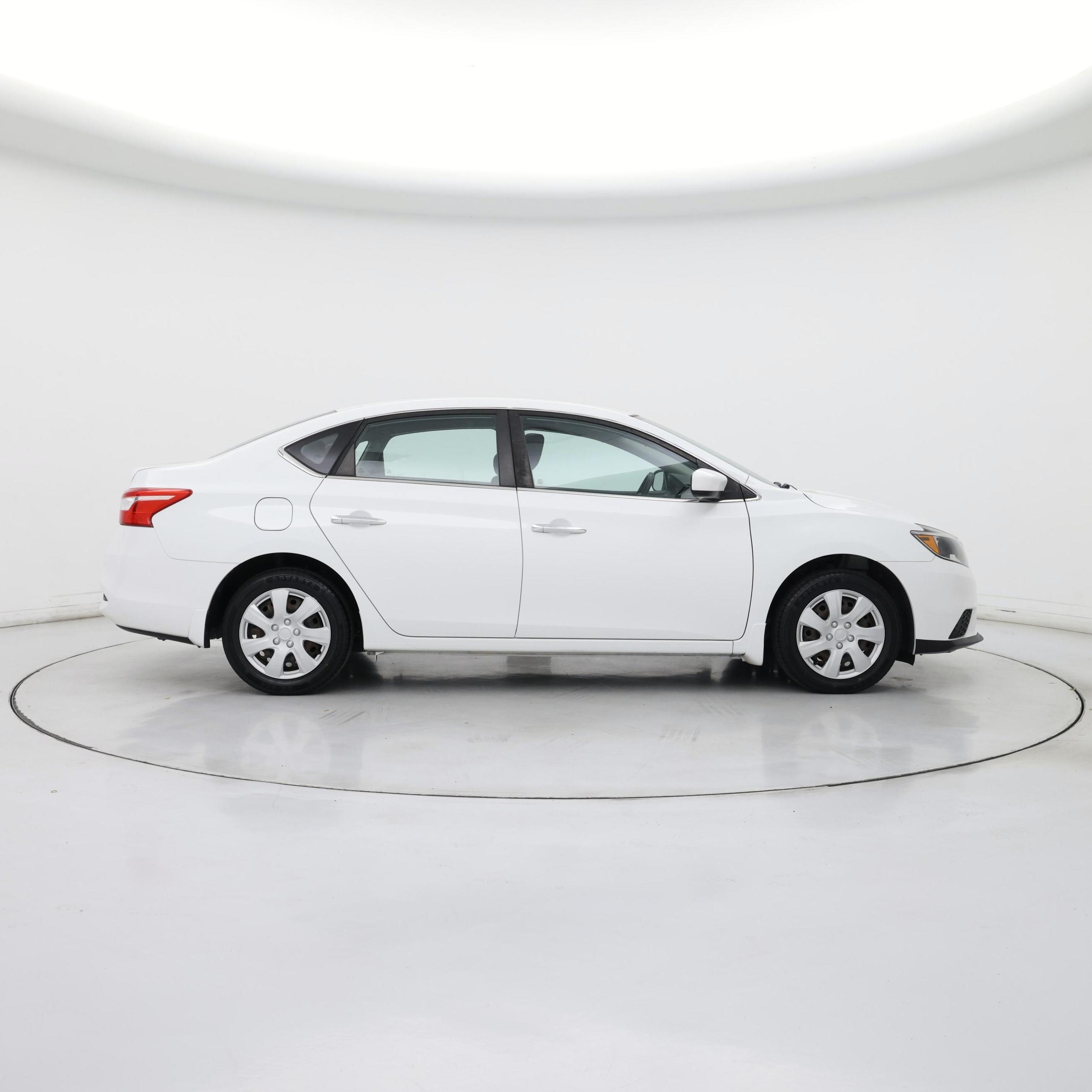 Thumbnail: 2016 Nissan Sentra - 7