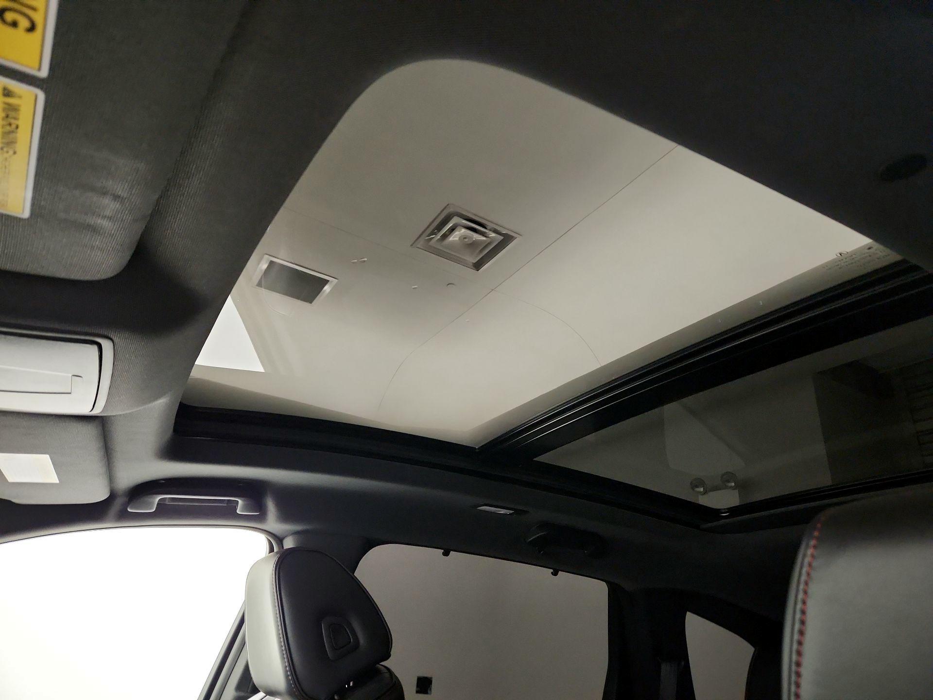 Thumbnail: 2022 Acura MDX - 20