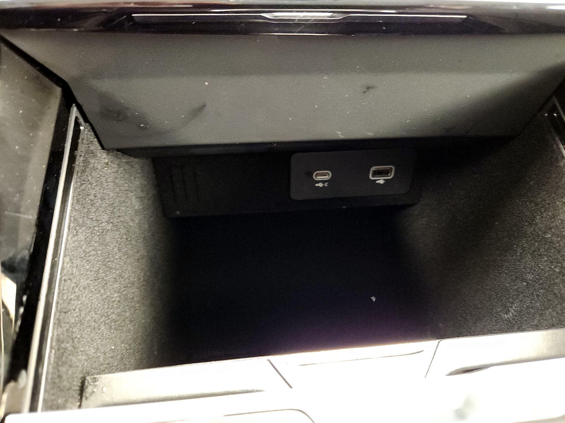 Thumbnail: 2023 Land Rover Range Rover Sport - 19