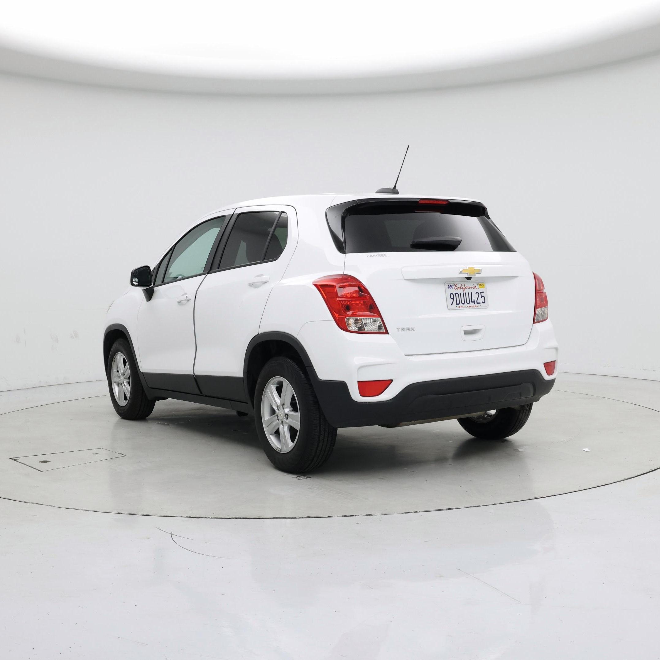 Thumbnail: 2022 Chevrolet Trax - 2