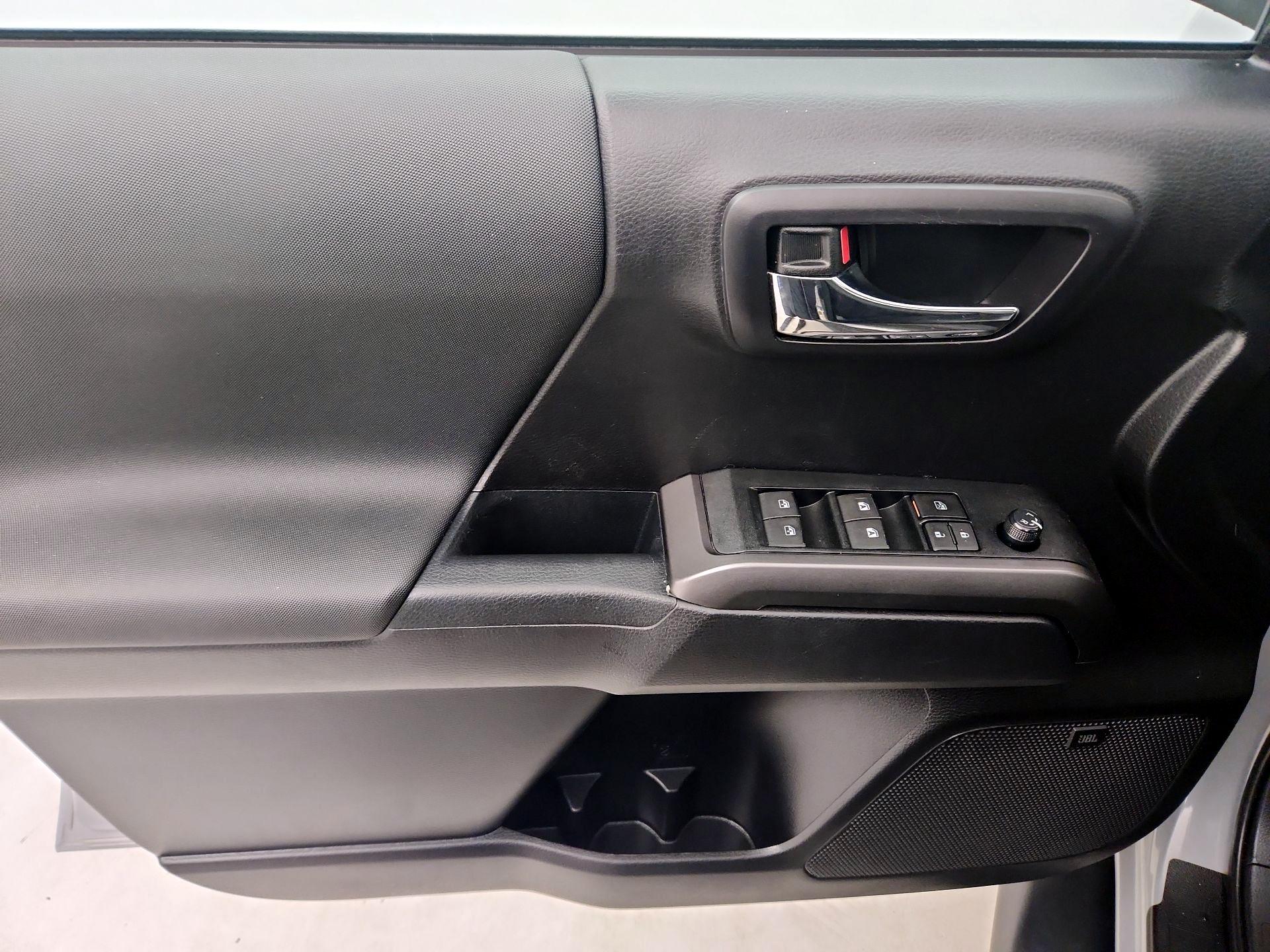 Thumbnail: 2021 Toyota Tacoma - 12