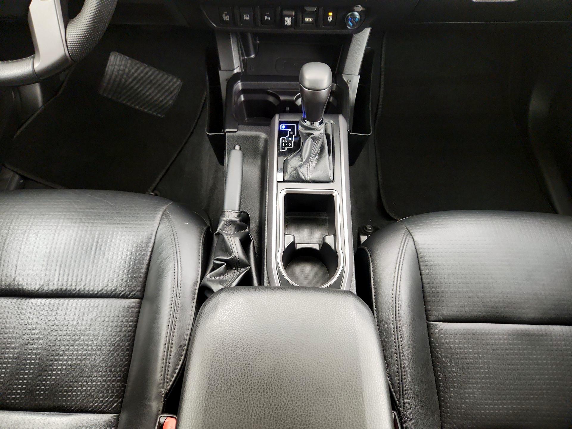 Thumbnail: 2021 Toyota Tacoma - 18