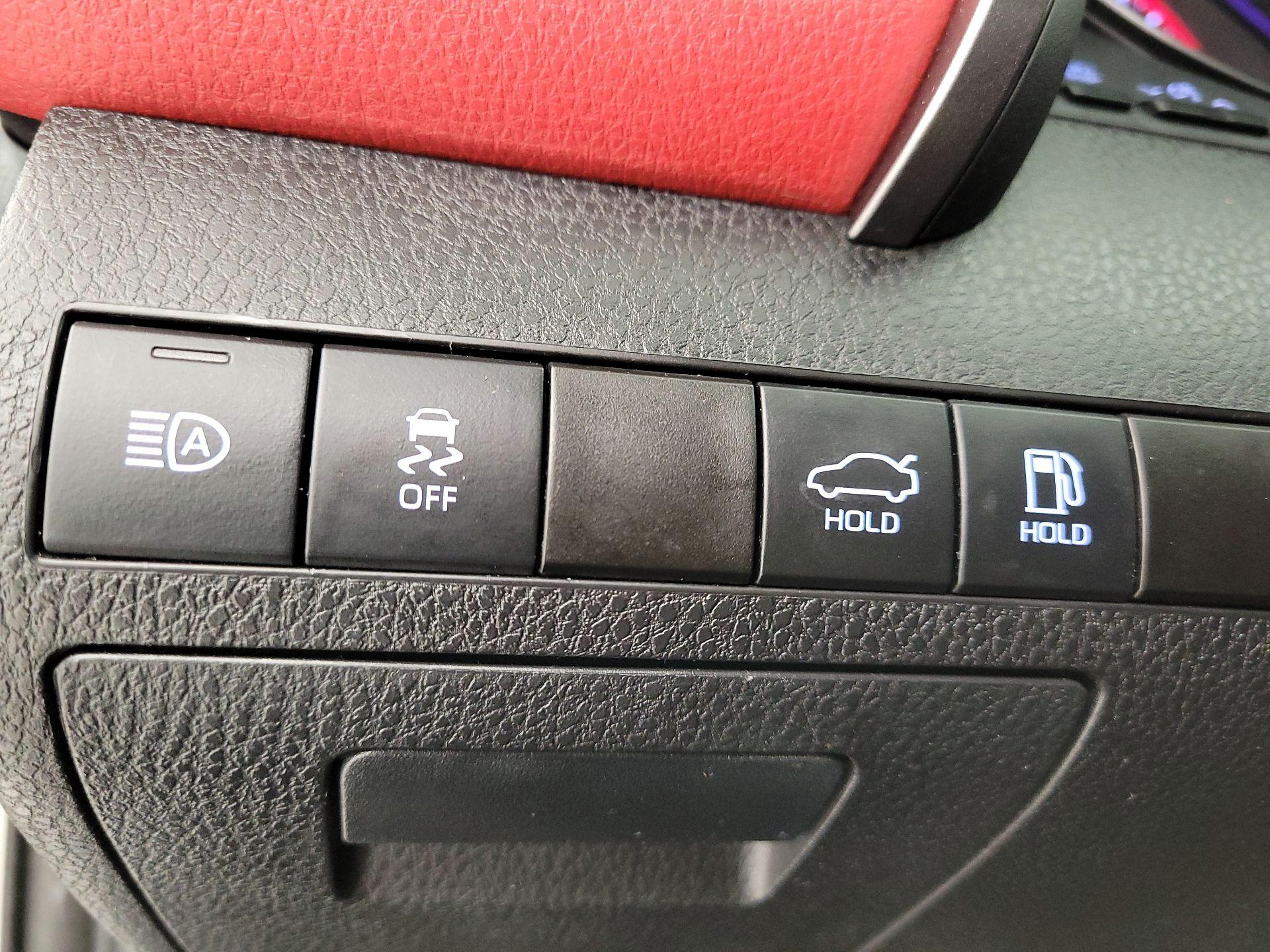 Thumbnail: 2021 Toyota Camry - 13