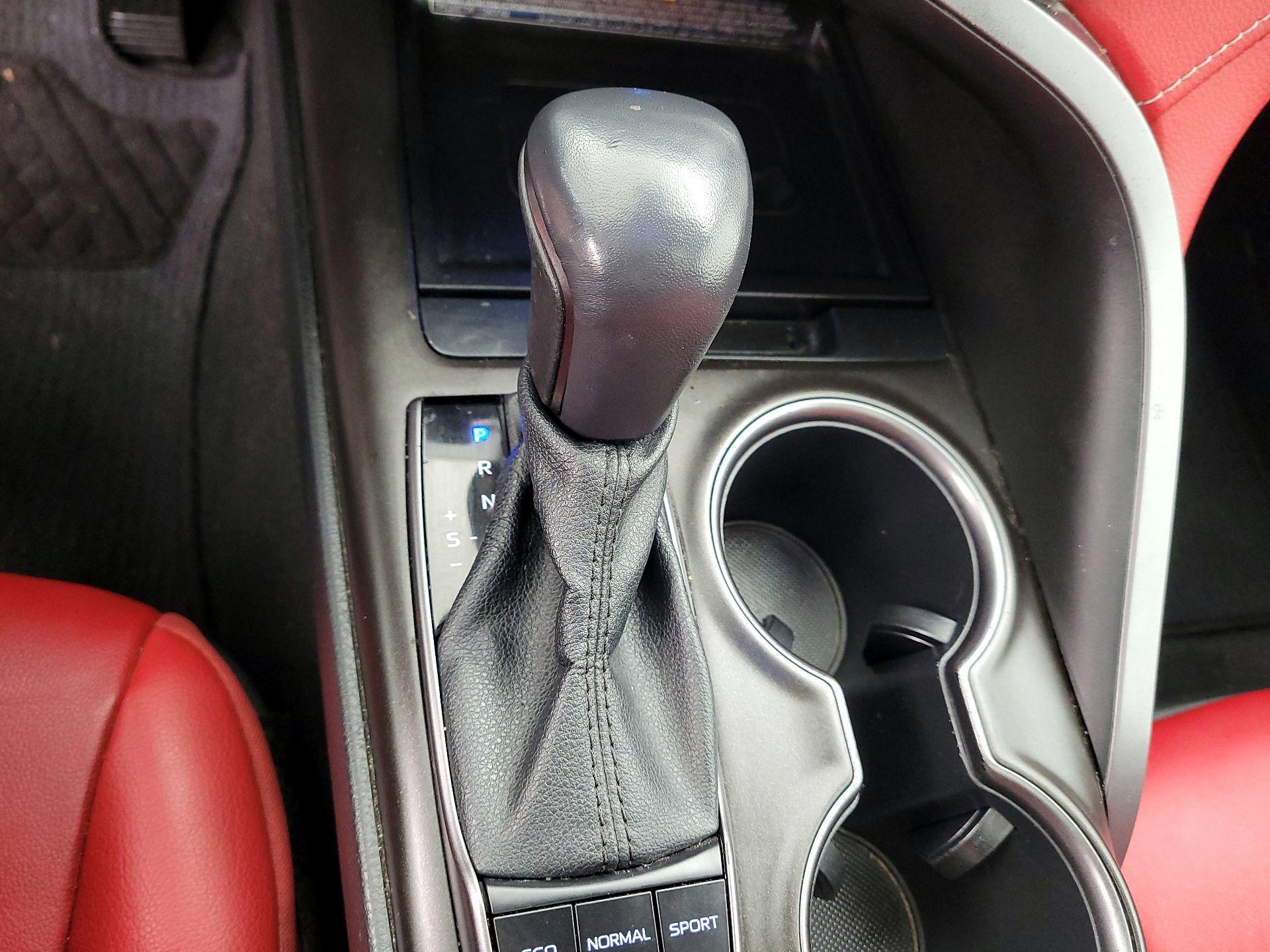 Thumbnail: 2021 Toyota Camry - 18