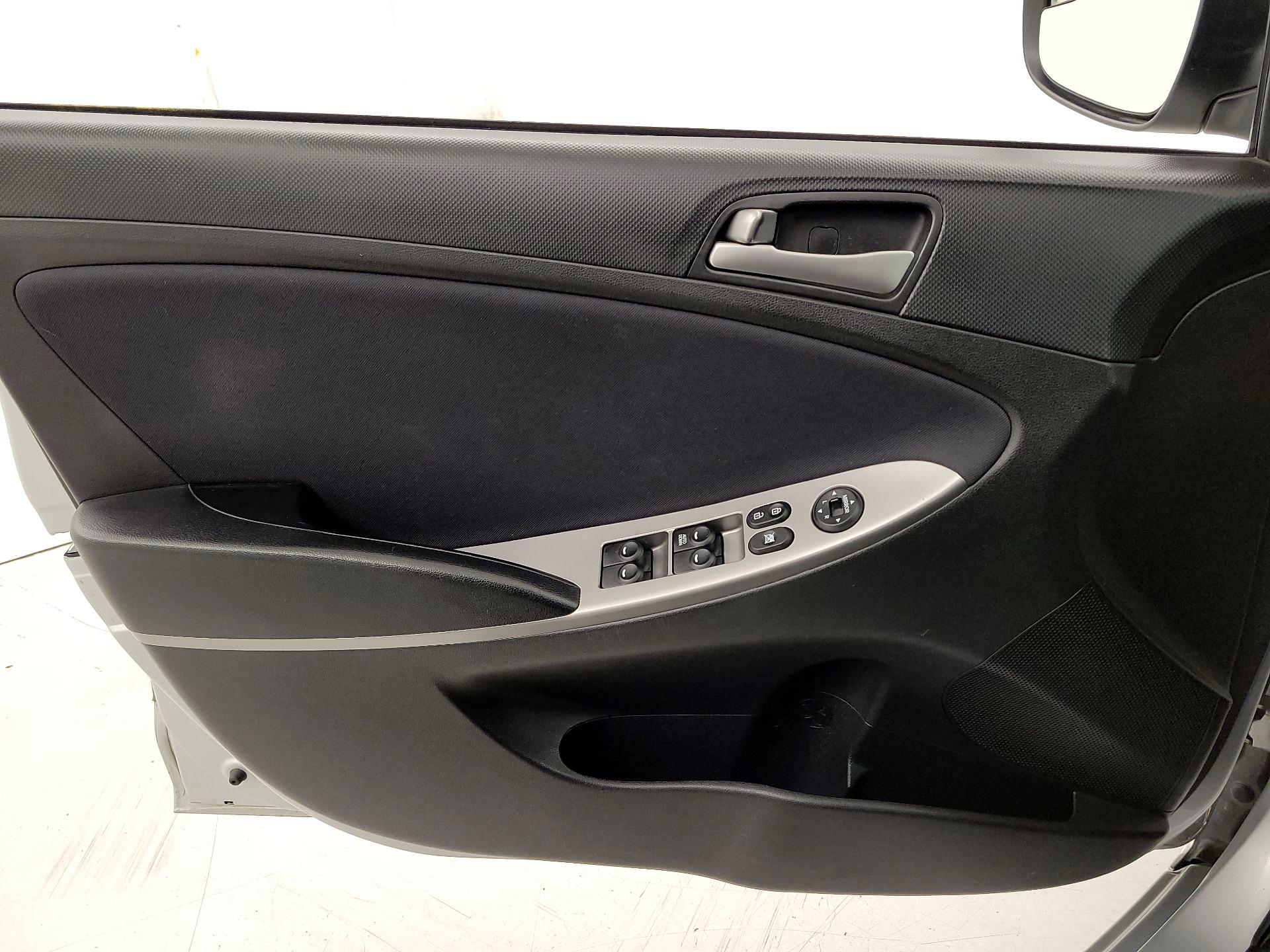 Thumbnail: 2016 Hyundai Accent - 12